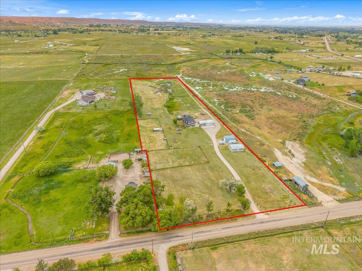 2577 Star Lane, Emmett, Idaho 83617, 5 Bedrooms, 3 Bathrooms, Residential For Sale, Price $849,900, 98987627