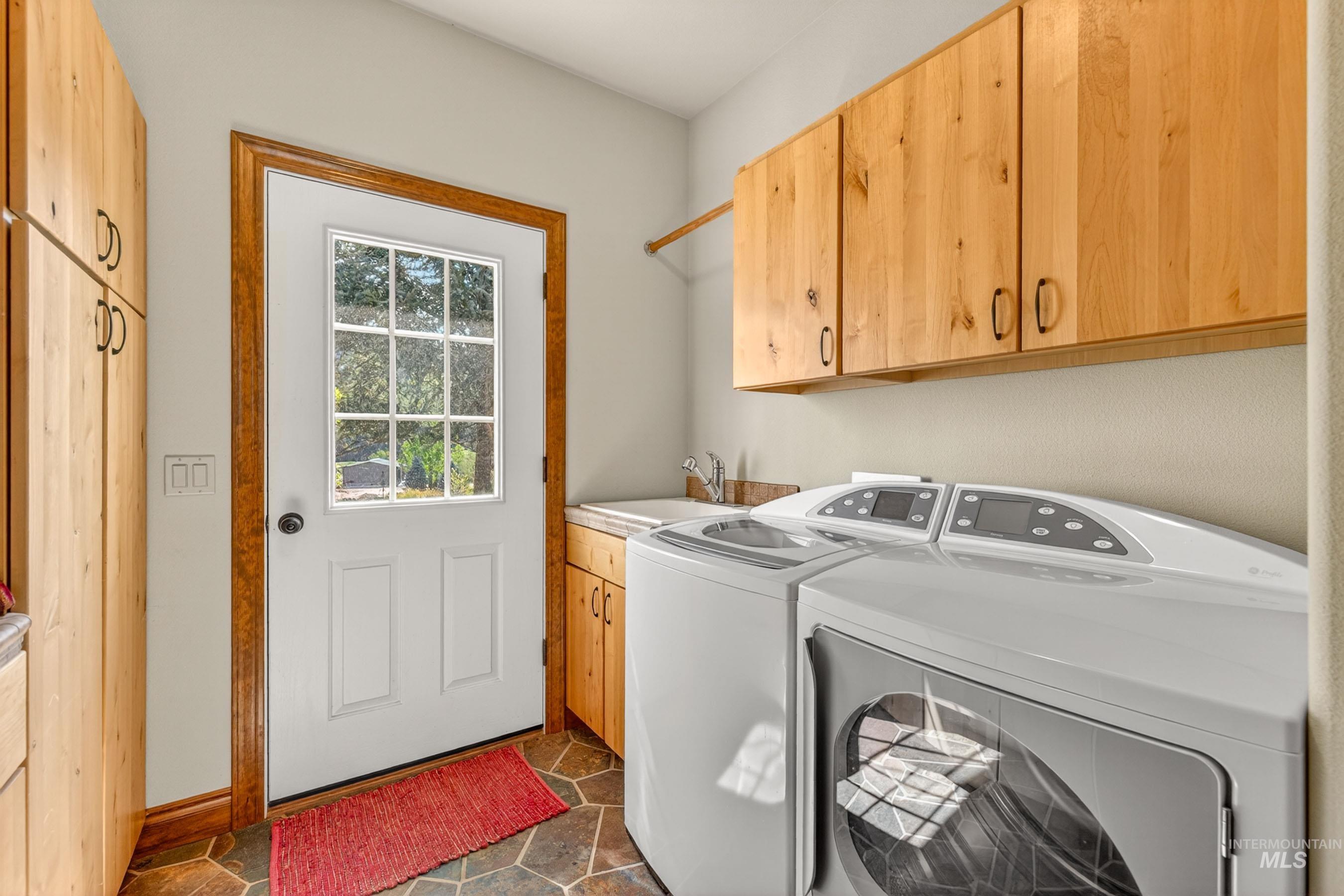 113 Deford Rd, White Bird, Idaho 83554, 3 Bedrooms, 3 Bathrooms, Residential For Sale, Price $2,300,000,MLS 98987629