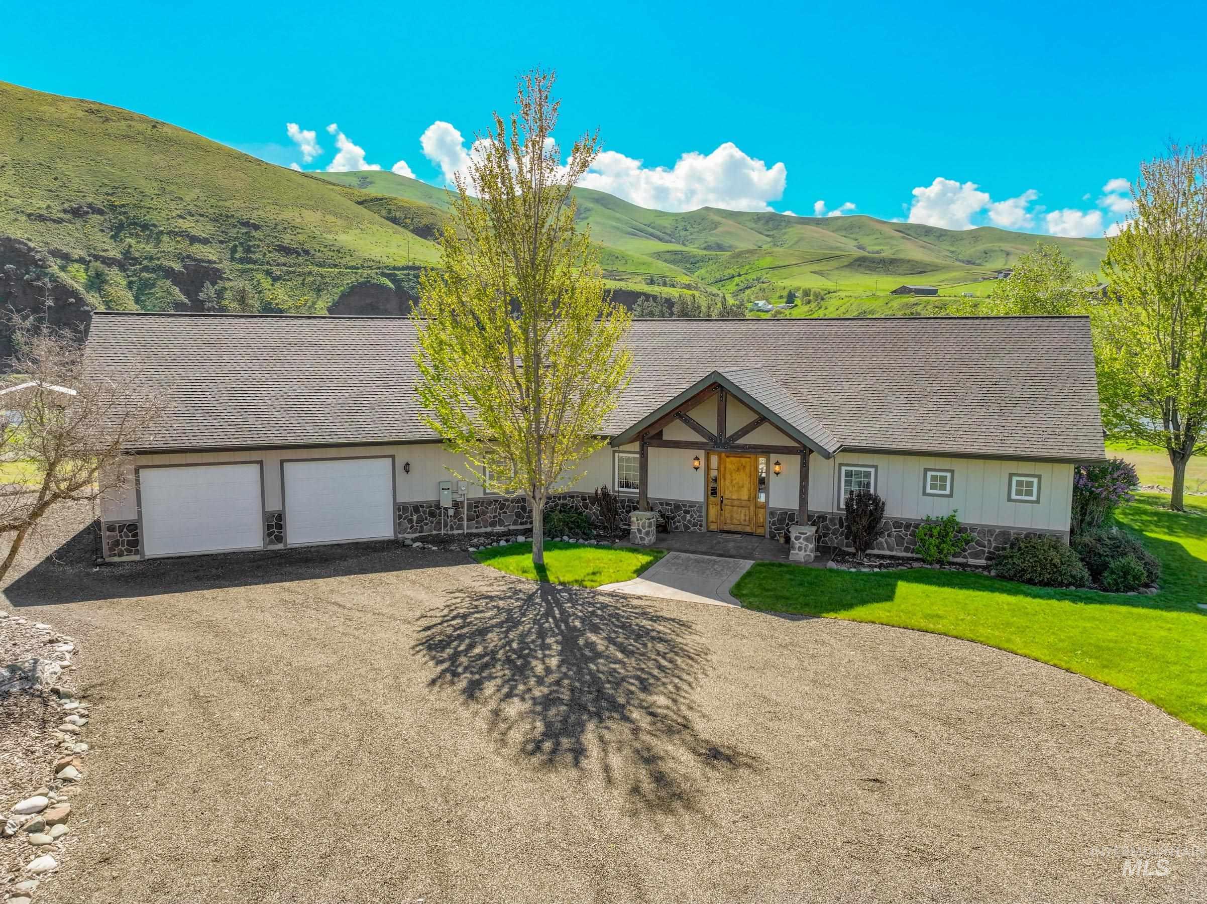 113 Deford Rd, White Bird, Idaho 83554, 3 Bedrooms, 3 Bathrooms, Residential For Sale, Price $2,300,000,MLS 98987629