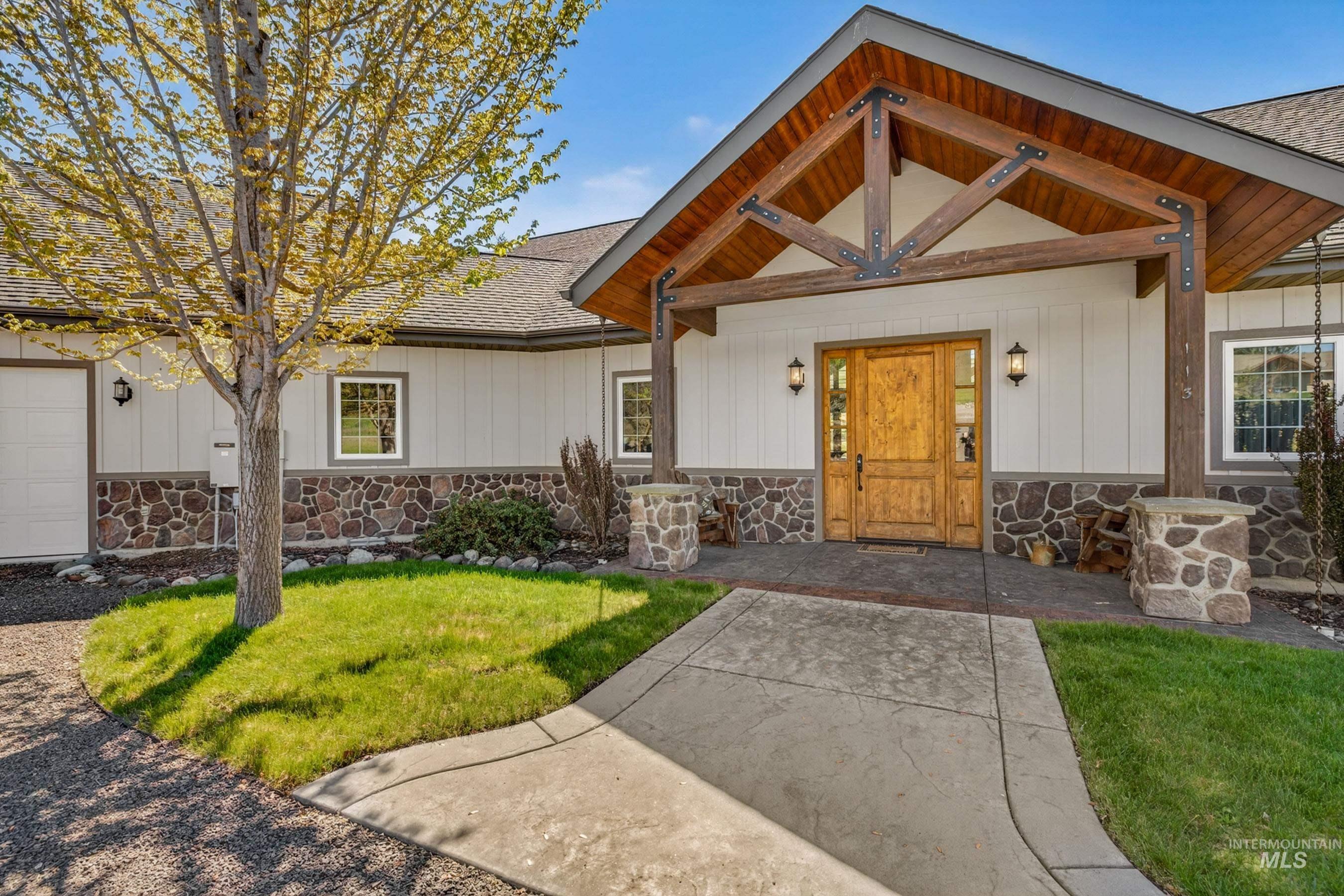113 Deford Rd, White Bird, Idaho 83554, 3 Bedrooms, 3 Bathrooms, Residential For Sale, Price $2,300,000,MLS 98987629