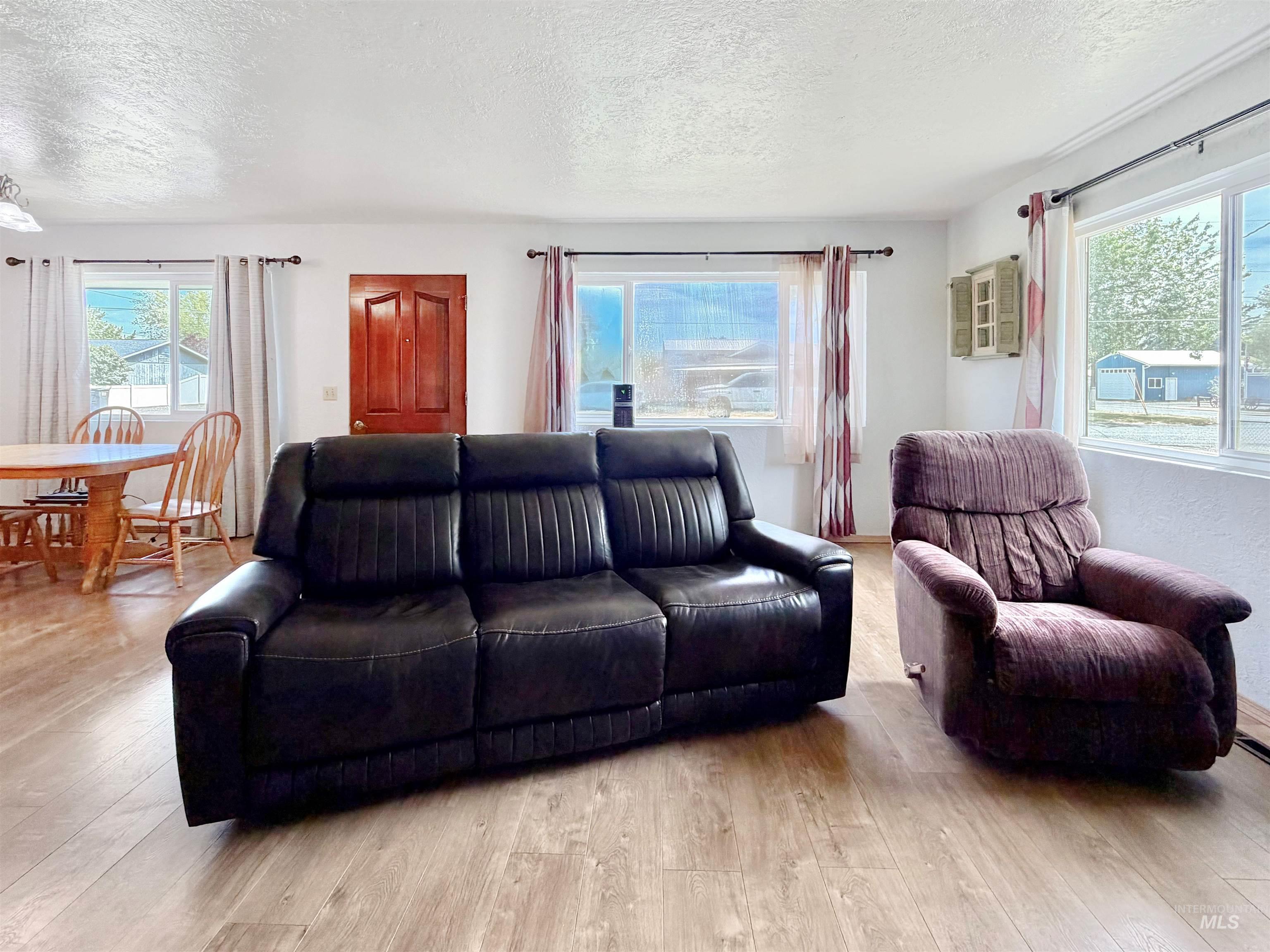 2044 10th Ave, Clarkston, Washington 99403, 3 Bedrooms, 1 Bathroom, Residential For Sale, Price $325,000, 98987638