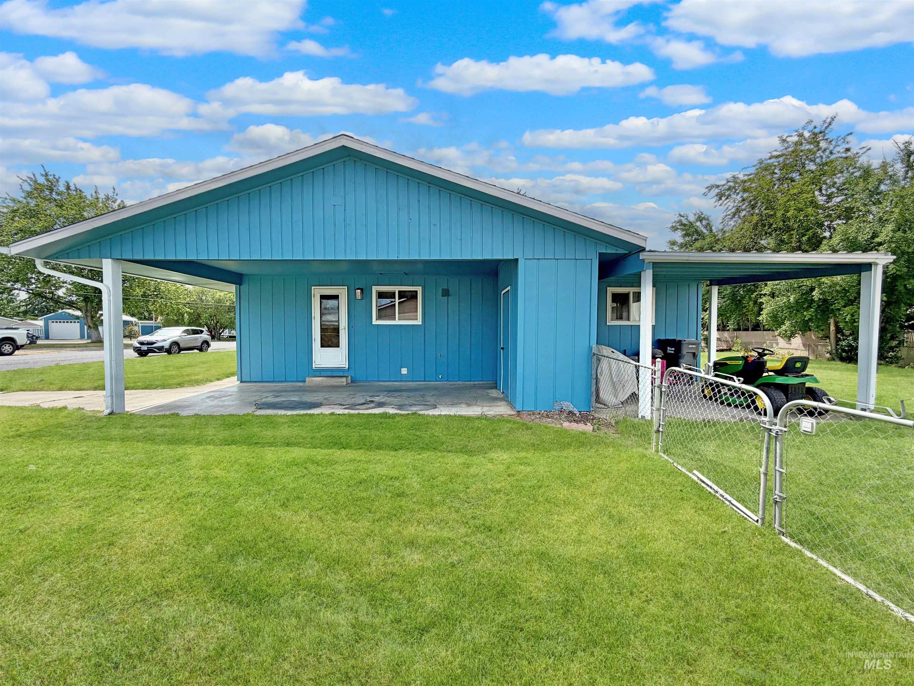 2044 10th Ave, Clarkston, Washington 99403, 3 Bedrooms, 1 Bathroom, Residential For Sale, Price $325,000, 98987638