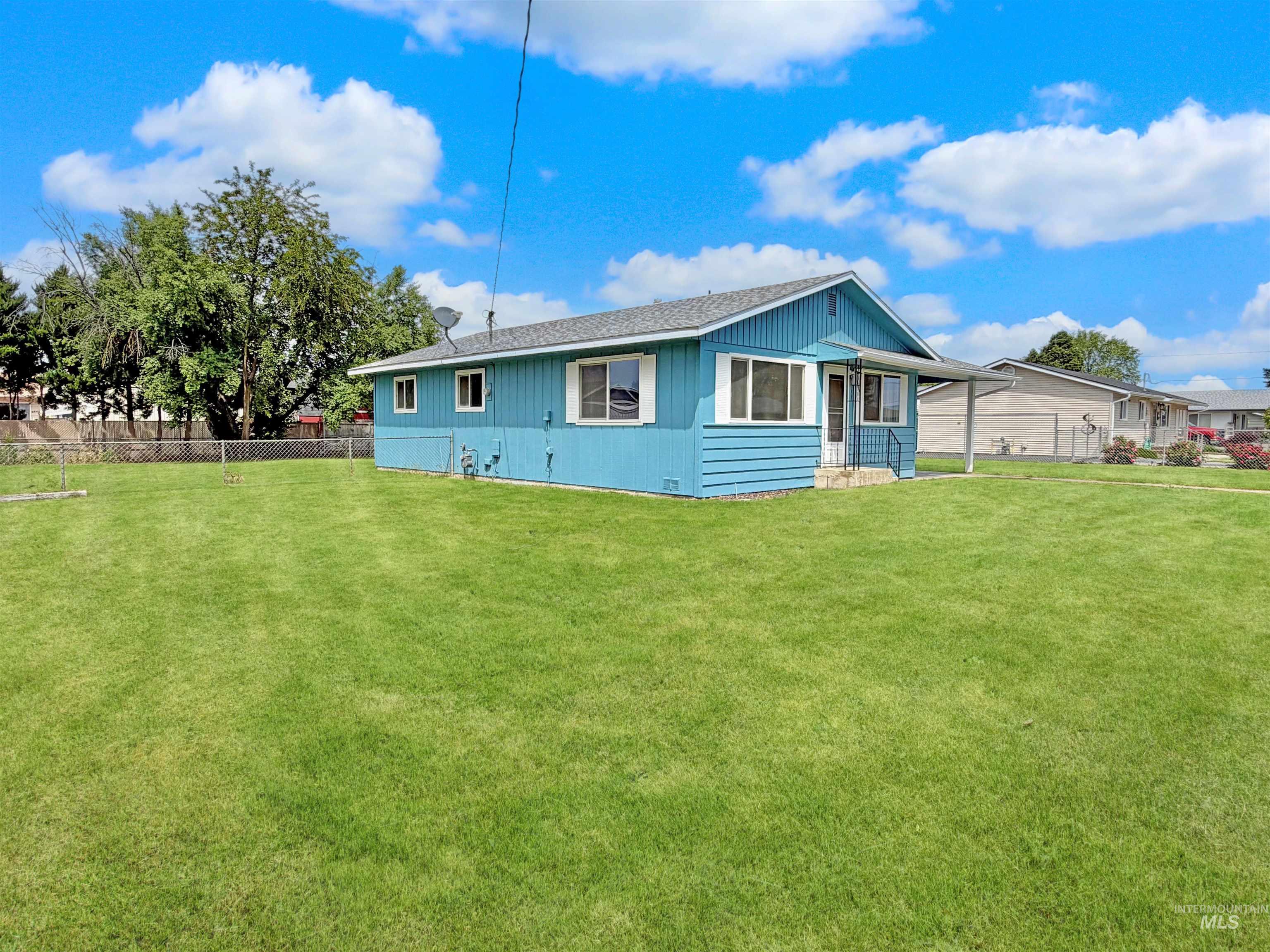 2044 10th Ave, Clarkston, Washington 99403, 3 Bedrooms, 1 Bathroom, Residential For Sale, Price $325,000, 98987638