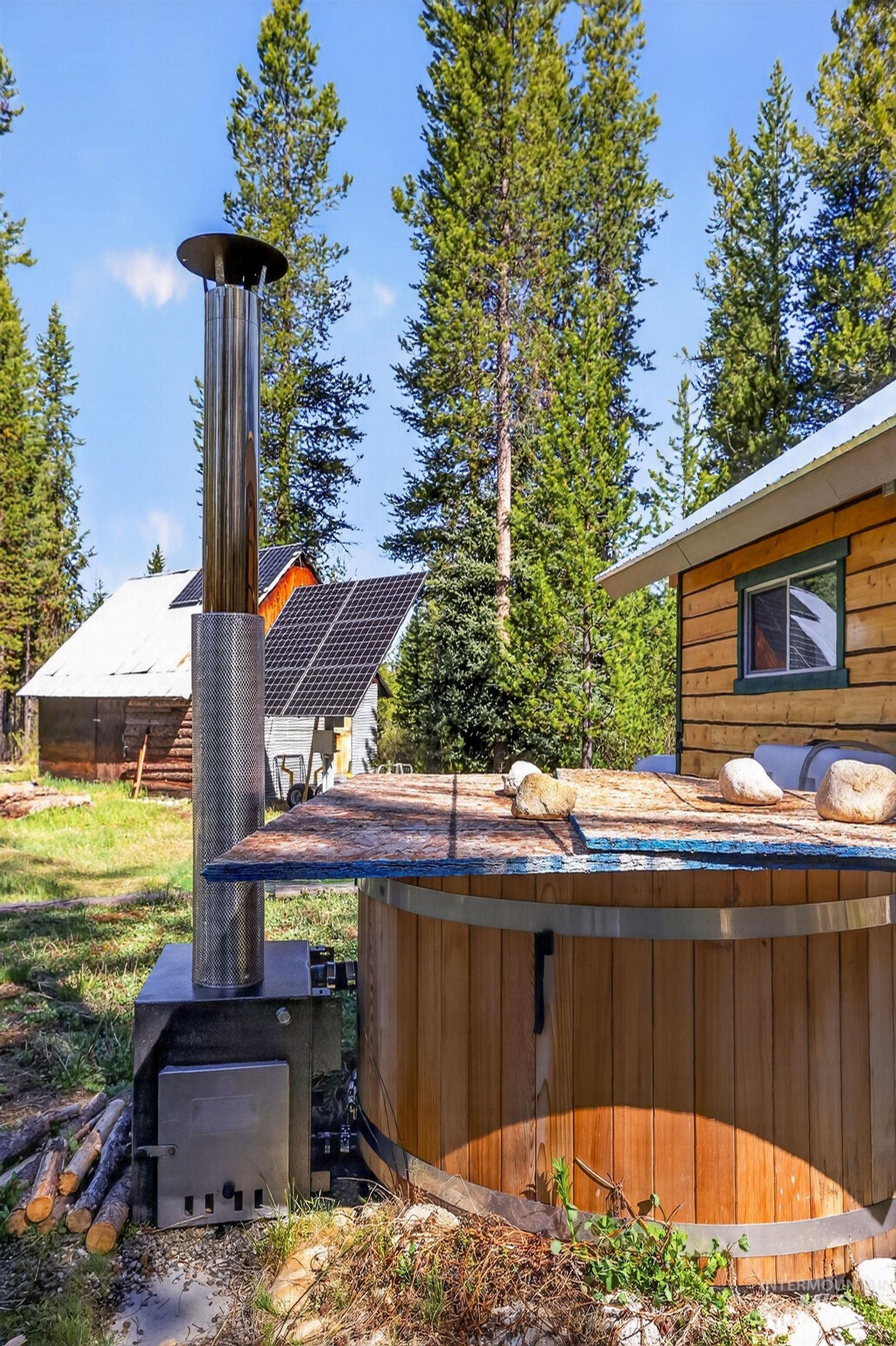 321 Secesh River Road, Secesh, Idaho 83638, 2 Bedrooms, 2.5 Bathrooms, Residential For Sale, Price $839,000, 98987639