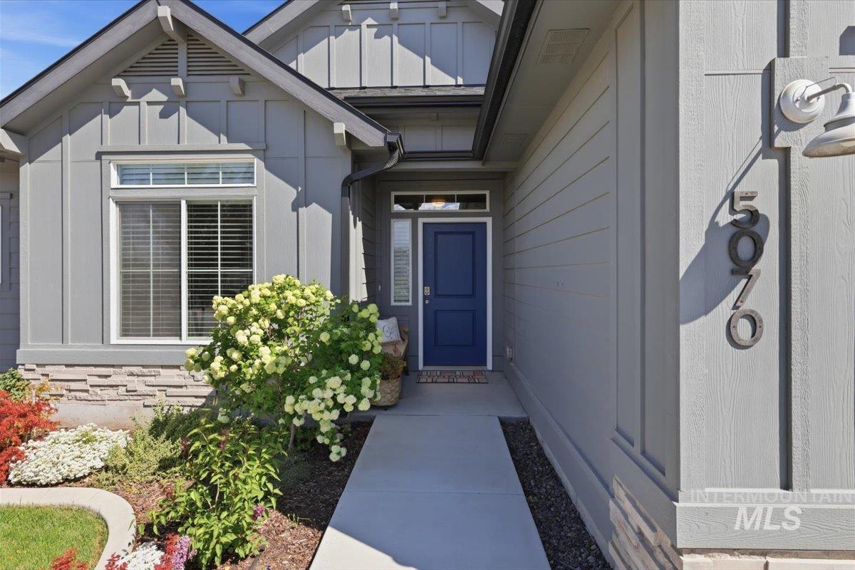 5070 W Vanderbilt Dr, Meridian, Idaho 83646, 4 Bedrooms, 2 Bathrooms, Residential For Sale, Price $579,000, 98987643