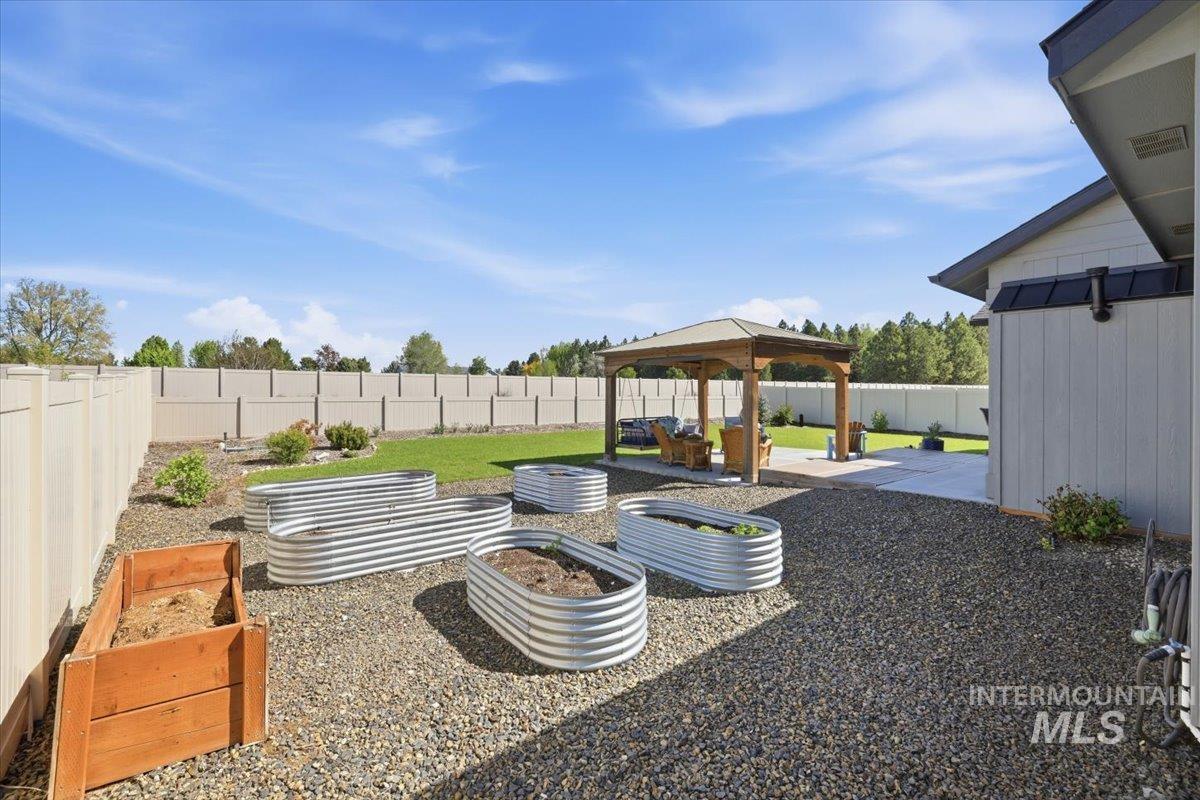 5070 W Vanderbilt Dr, Meridian, Idaho 83646, 4 Bedrooms, 2 Bathrooms, Residential For Sale, Price $579,000, 98987643