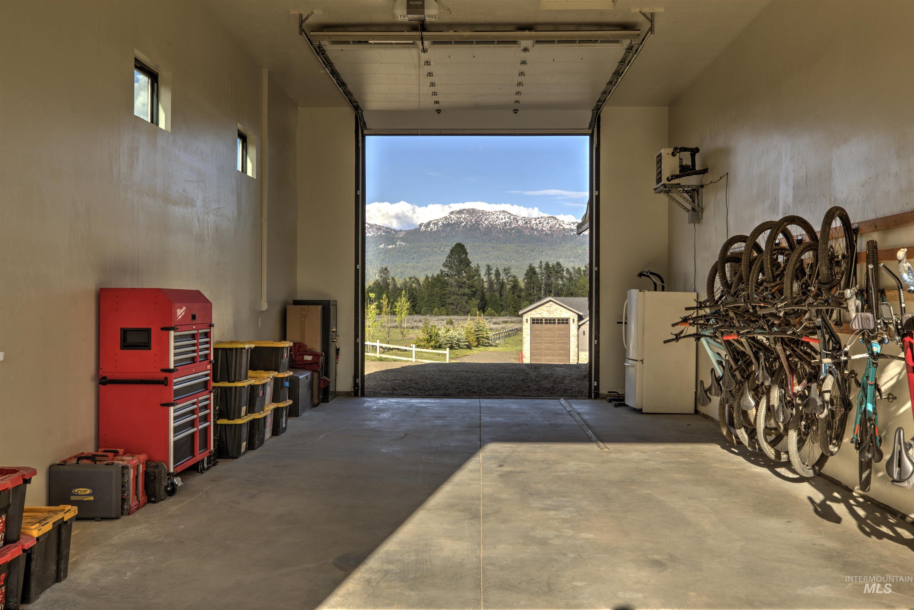 13903 Sky View Court, McCall, Idaho 83638, 4 Bedrooms, 3 Bathrooms, Residential For Sale, Price $1,595,000, 98987647