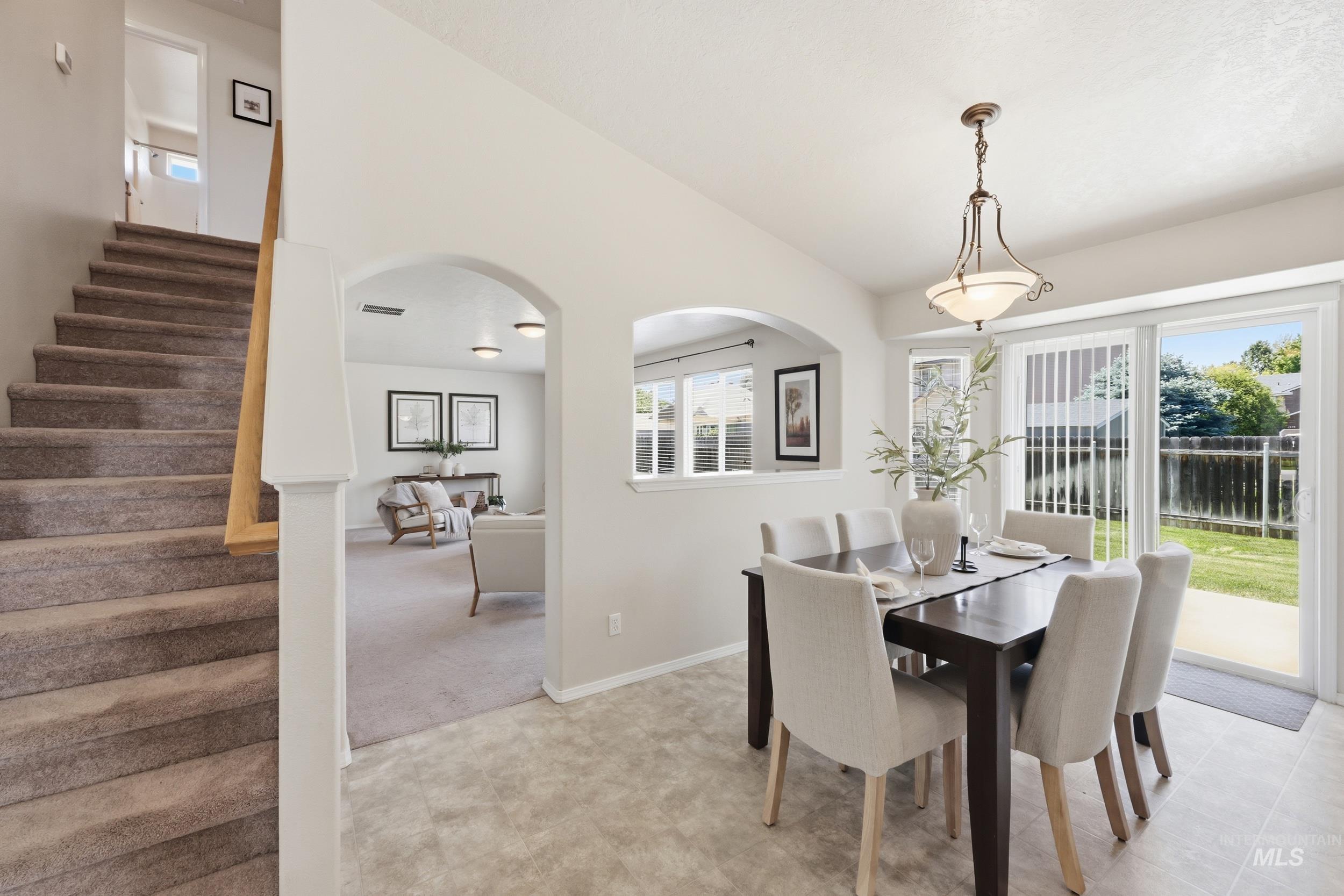 6555 S Moon Pl., Boise, Idaho 83709, 4 Bedrooms, 3 Bathrooms, Residential For Sale, Price $525,000, 98987649