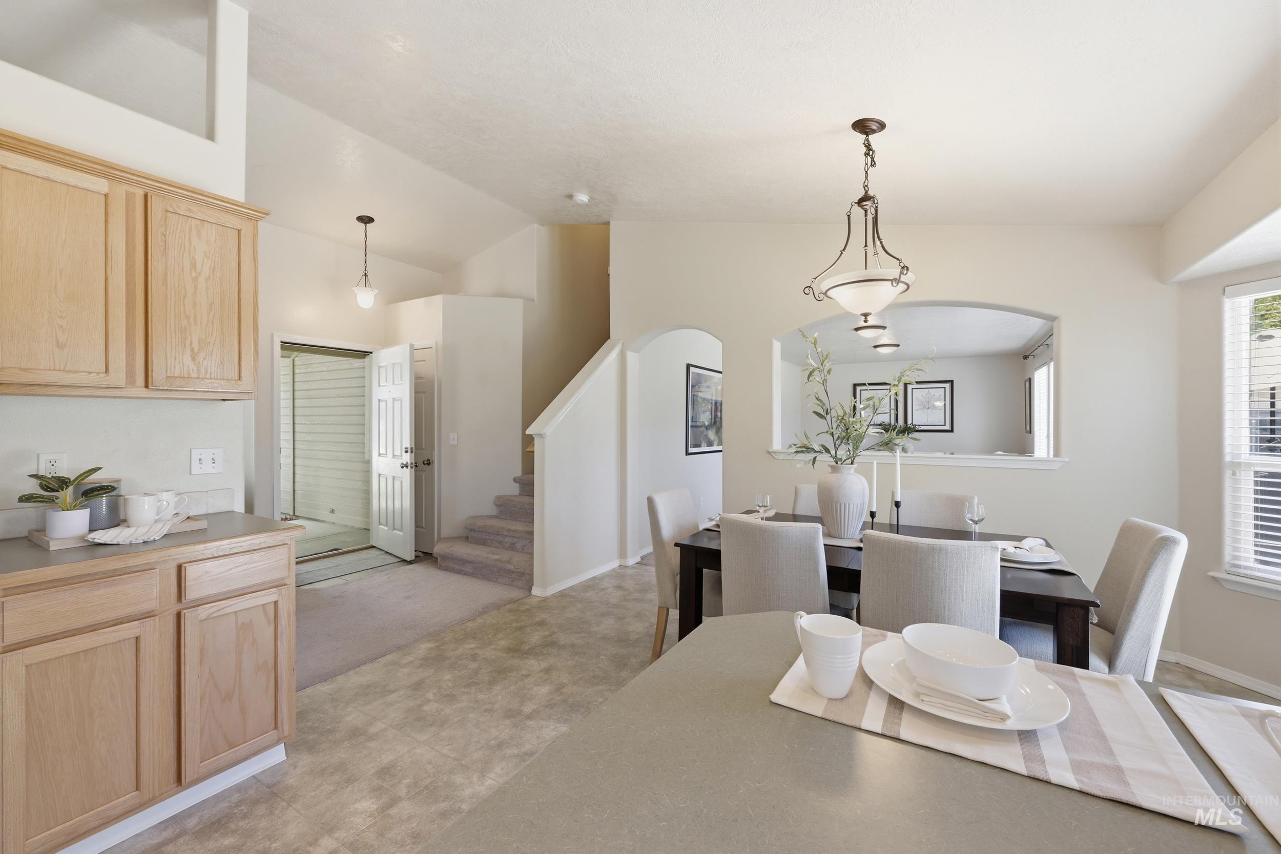 6555 S Moon Pl., Boise, Idaho 83709, 4 Bedrooms, 3 Bathrooms, Residential For Sale, Price $525,000, 98987649