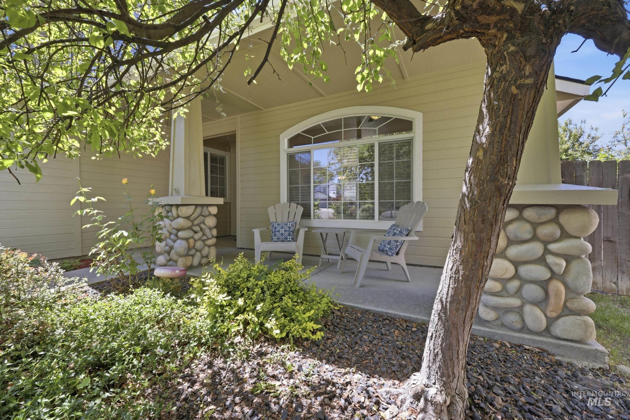 6555 S Moon Pl., Boise, Idaho 83709, 4 Bedrooms, 3 Bathrooms, Residential For Sale, Price $525,000, 98987649