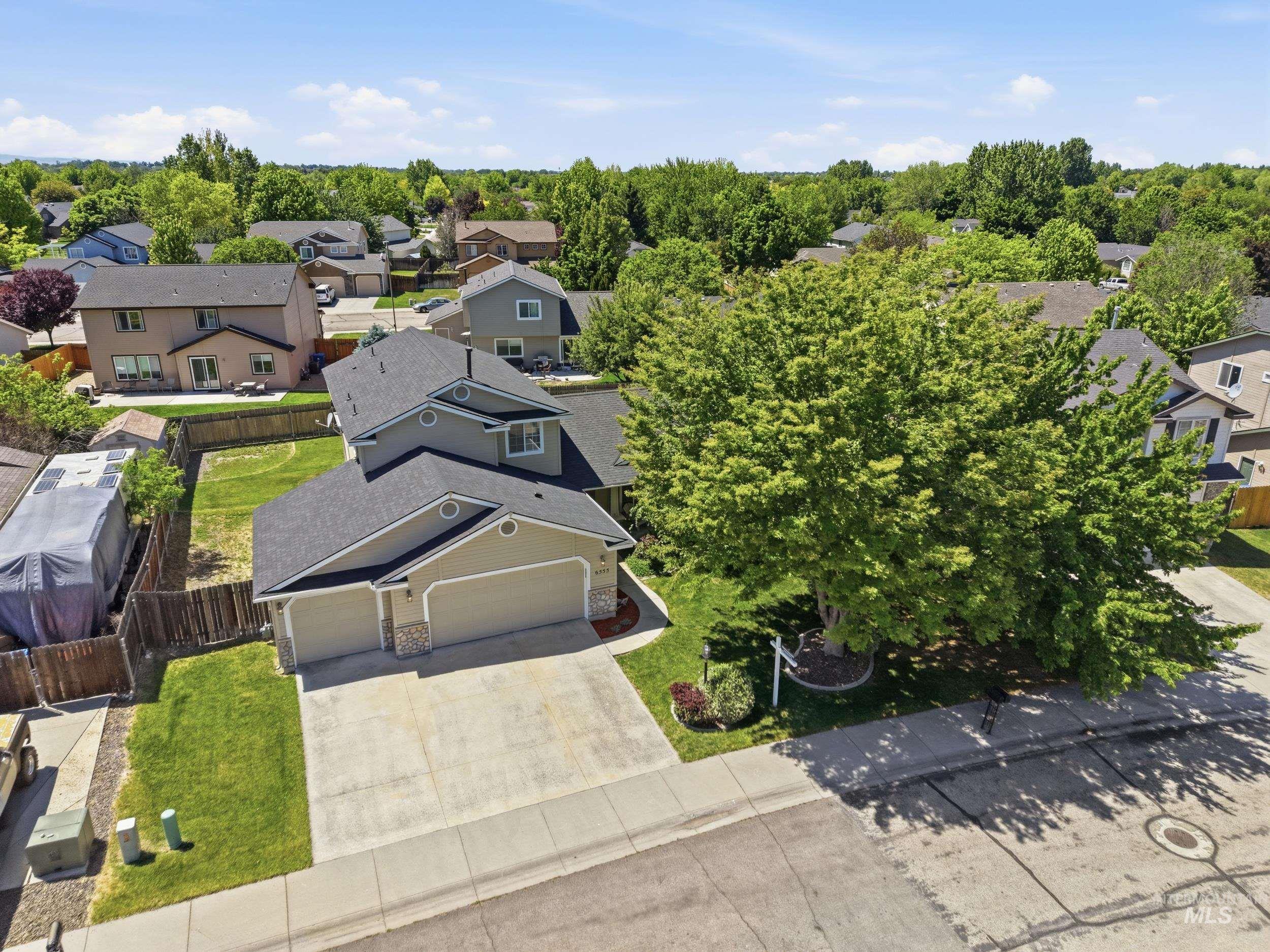 6555 S Moon Pl., Boise, Idaho 83709, 4 Bedrooms, 3 Bathrooms, Residential For Sale, Price $525,000, 98987649
