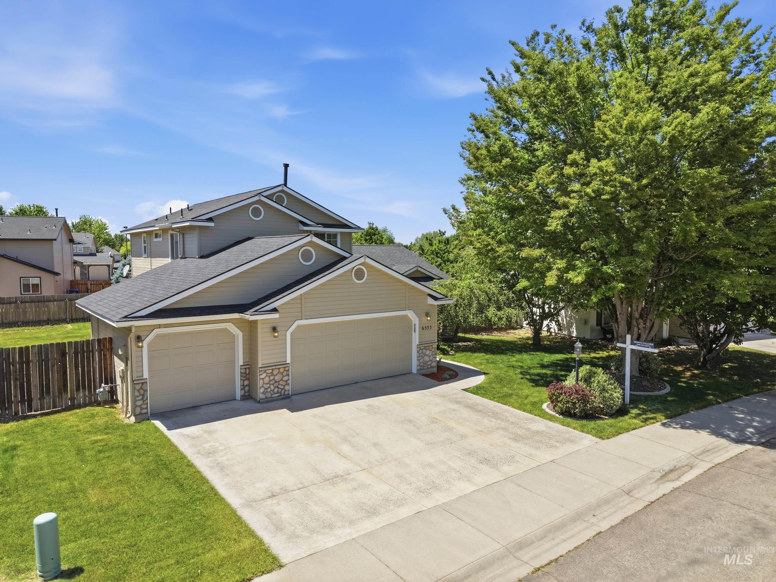 6555 S Moon Pl., Boise, Idaho 83709, 4 Bedrooms, 3 Bathrooms, Residential For Sale, Price $525,000, 98987649