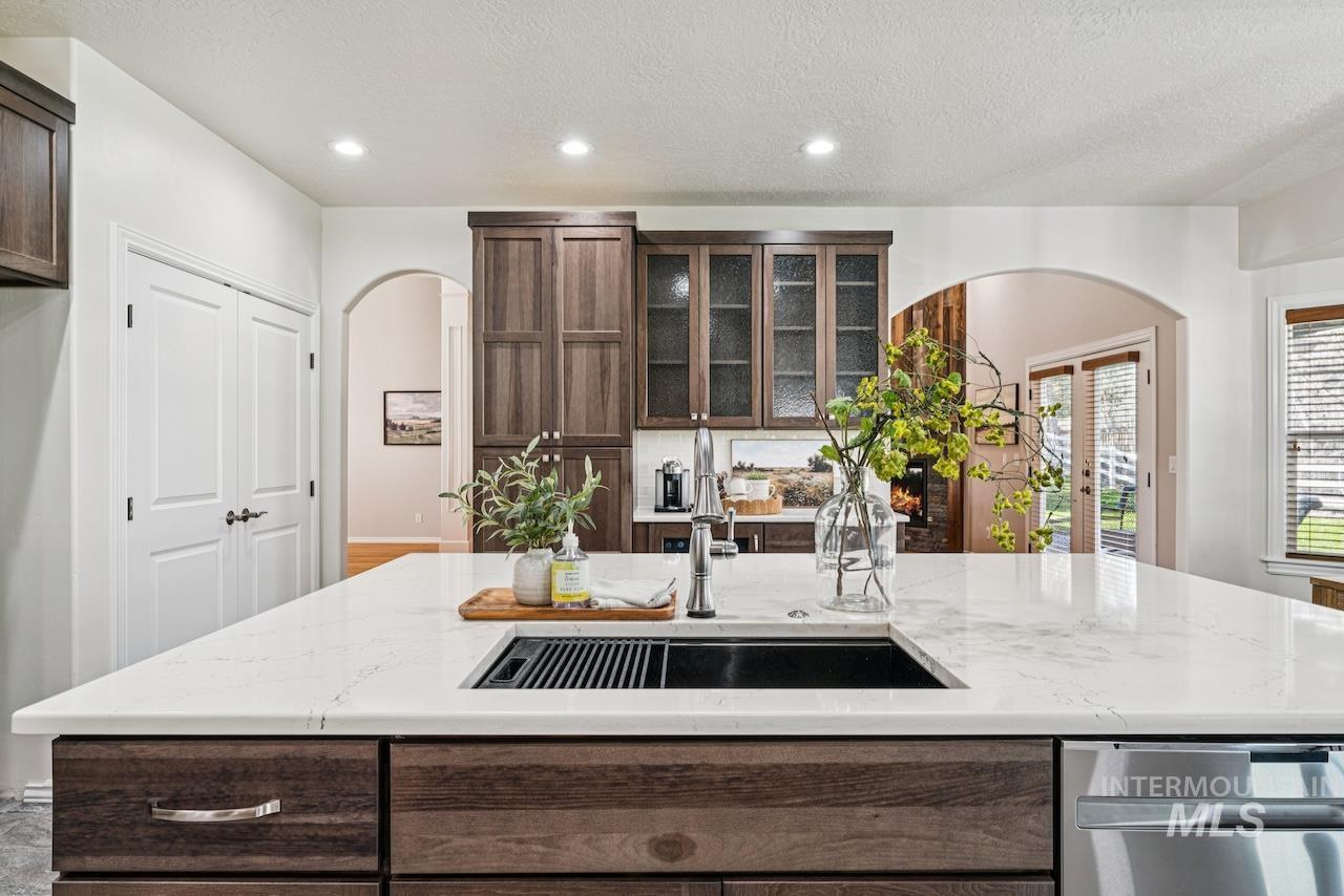 977 N Woodvalley Pl, Eagle, Idaho 83616, 3 Bedrooms, 2.5 Bathrooms, Residential For Sale, Price $1,034,500, 98987657