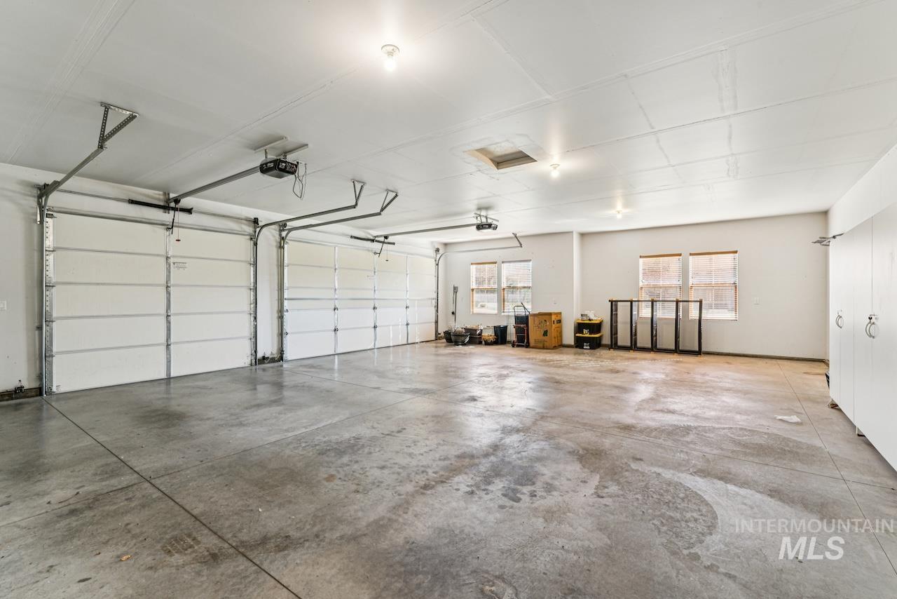 977 N Woodvalley Pl, Eagle, Idaho 83616, 3 Bedrooms, 2.5 Bathrooms, Residential For Sale, Price $1,034,500, 98987657