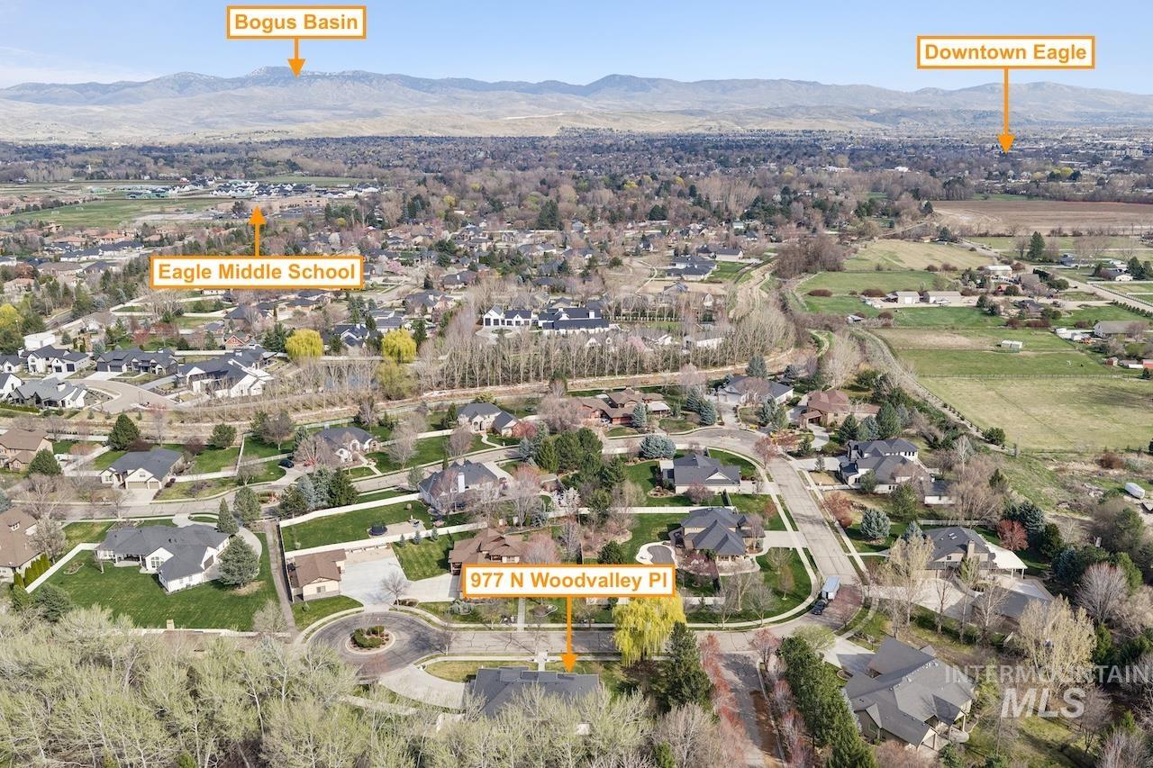 977 N Woodvalley Pl, Eagle, Idaho 83616, 3 Bedrooms, 2.5 Bathrooms, Residential For Sale, Price $1,034,500, 98987657