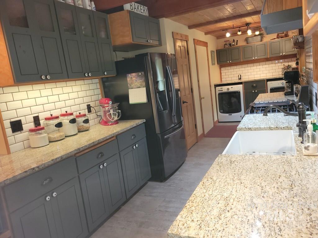 10534 Hwy 55, Cascade, Idaho 83611, 2 Bedrooms, 2 Bathrooms, Residential For Sale, Price $799,900, 98987661