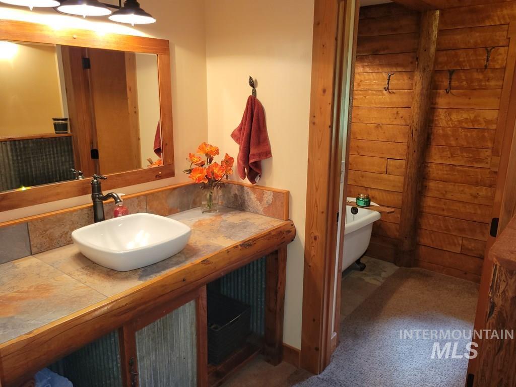 10534 Hwy 55, Cascade, Idaho 83611, 2 Bedrooms, 2 Bathrooms, Residential For Sale, Price $799,900, 98987661