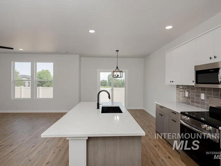 2164 W Heavy Timber Dr, Meridian, Idaho 83642, 3 Bedrooms, 3 Bathrooms, Residential For Sale, Price $469,950, 98987663