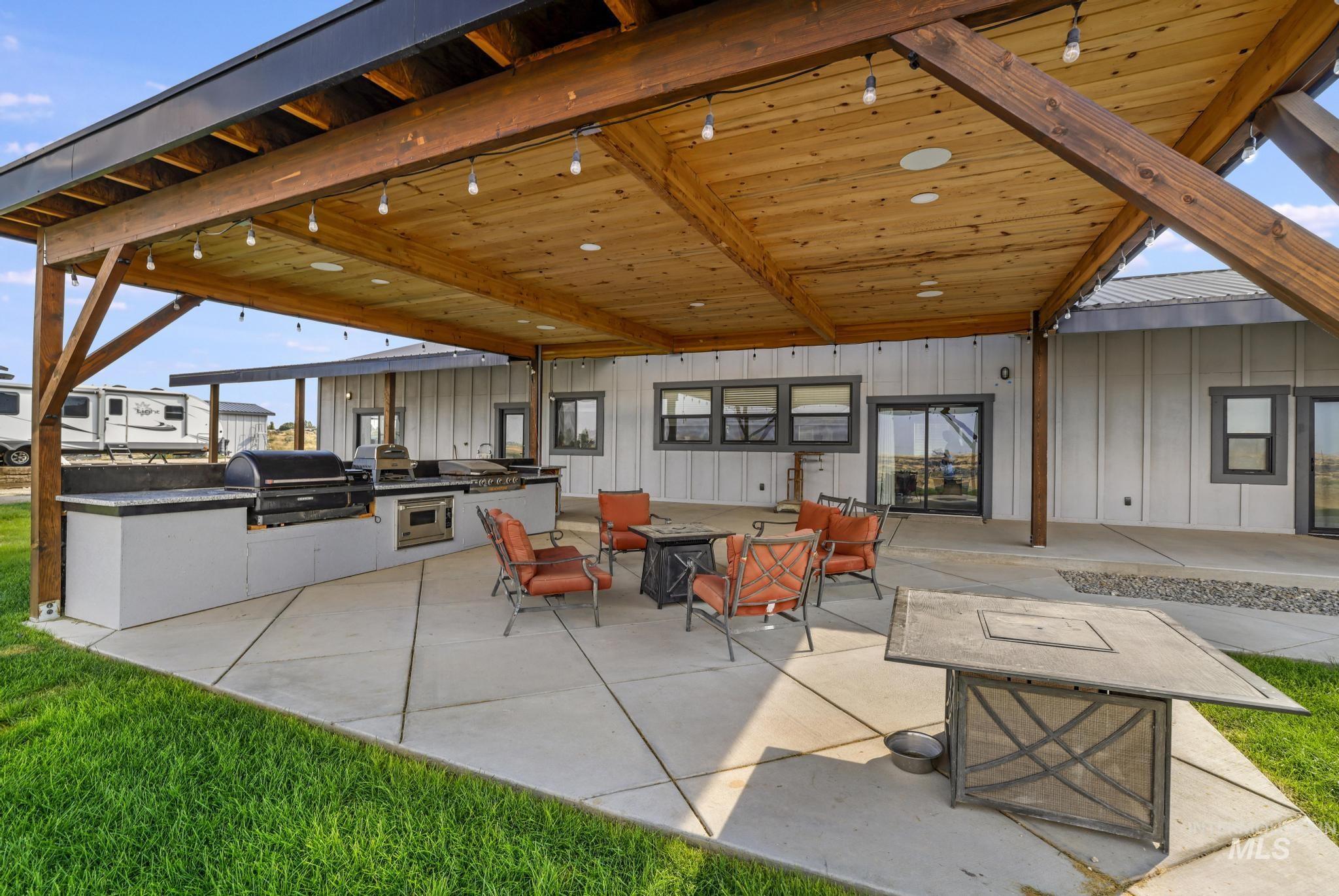 4038 n 3510 e West dr, Kimberly, Idaho 83341, 5 Bedrooms, 4 Bathrooms, Residential For Sale, Price $1,400,000, 98987665