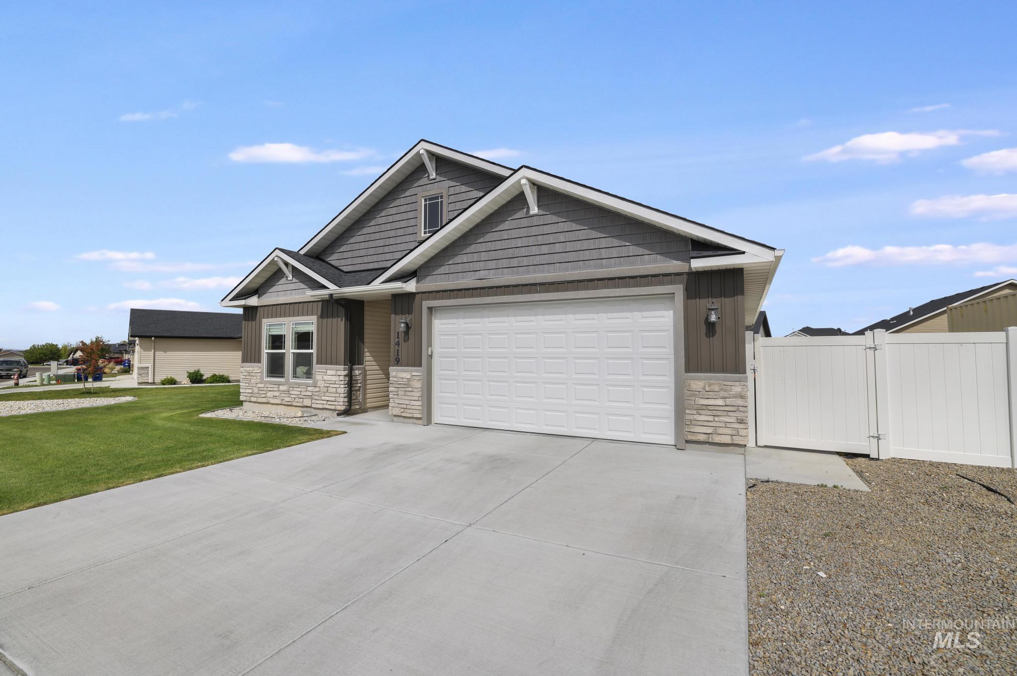 1419 Blue Grouse Way, Twin Falls, Idaho 83301-5978, 3 Bedrooms, 2 Bathrooms, Residential For Sale, Price $415,000, 98987670