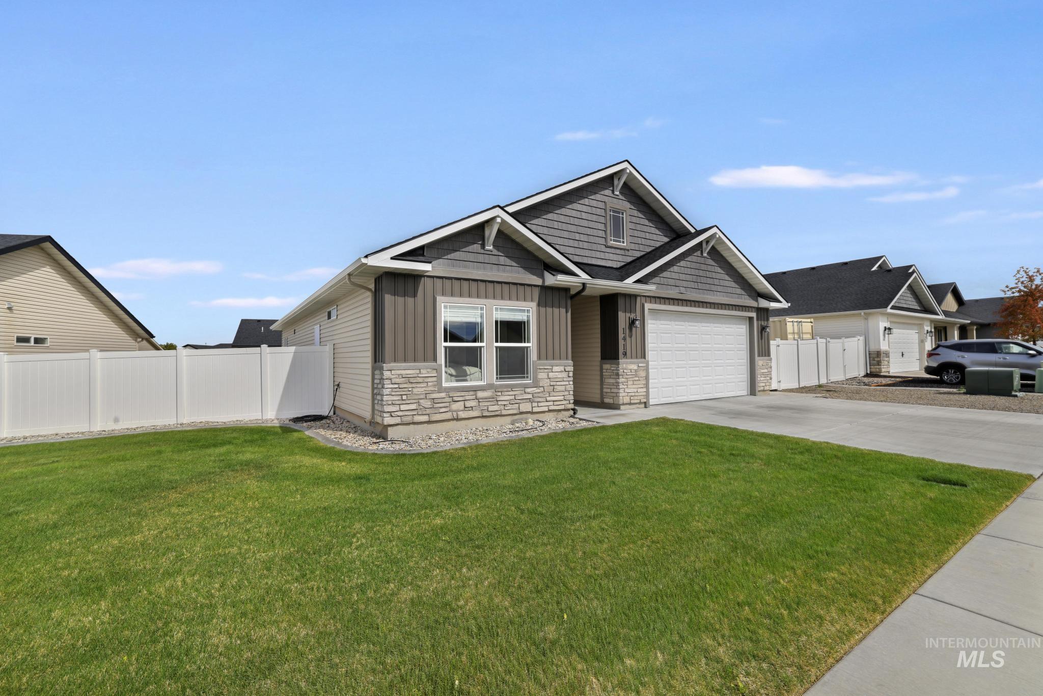 1419 Blue Grouse Way, Twin Falls, Idaho 83301-5978, 3 Bedrooms, 2 Bathrooms, Residential For Sale, Price $415,000, 98987670