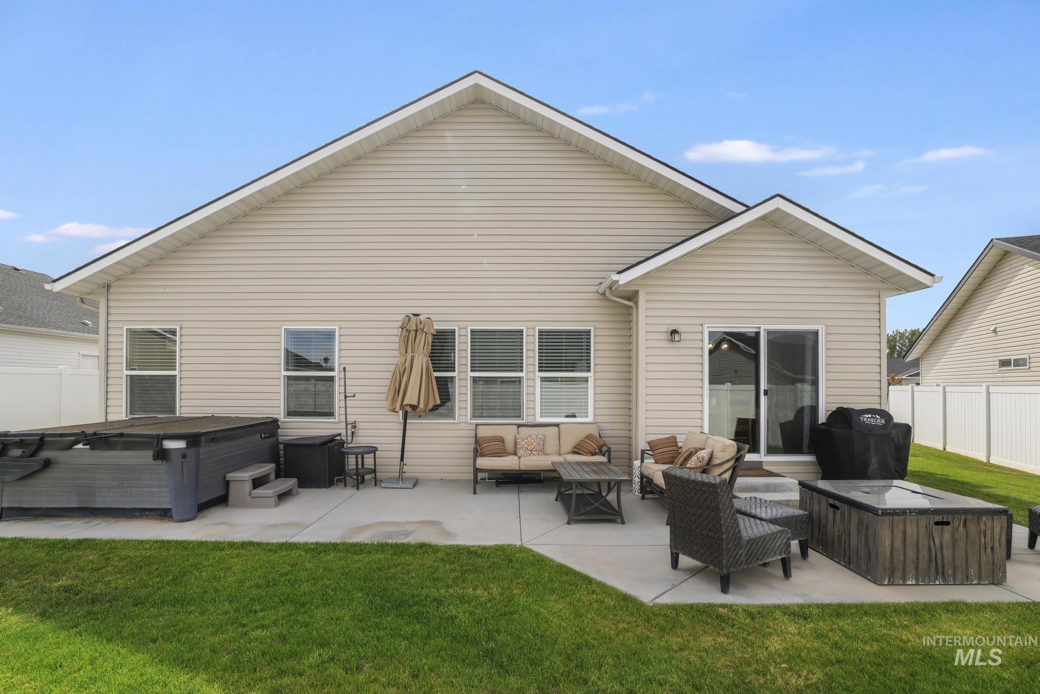 1419 Blue Grouse Way, Twin Falls, Idaho 83301-5978, 3 Bedrooms, 2 Bathrooms, Residential For Sale, Price $415,000, 98987670