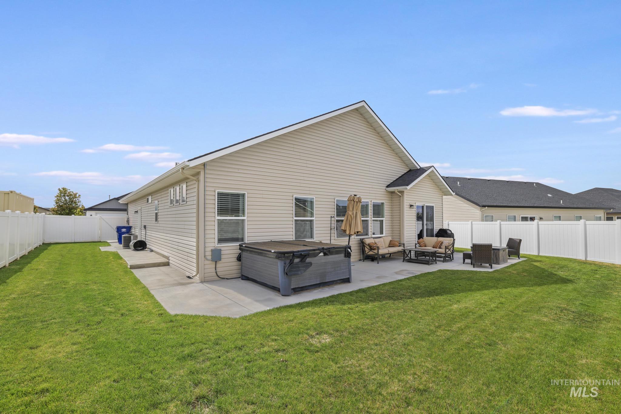 1419 Blue Grouse Way, Twin Falls, Idaho 83301-5978, 3 Bedrooms, 2 Bathrooms, Residential For Sale, Price $415,000, 98987670