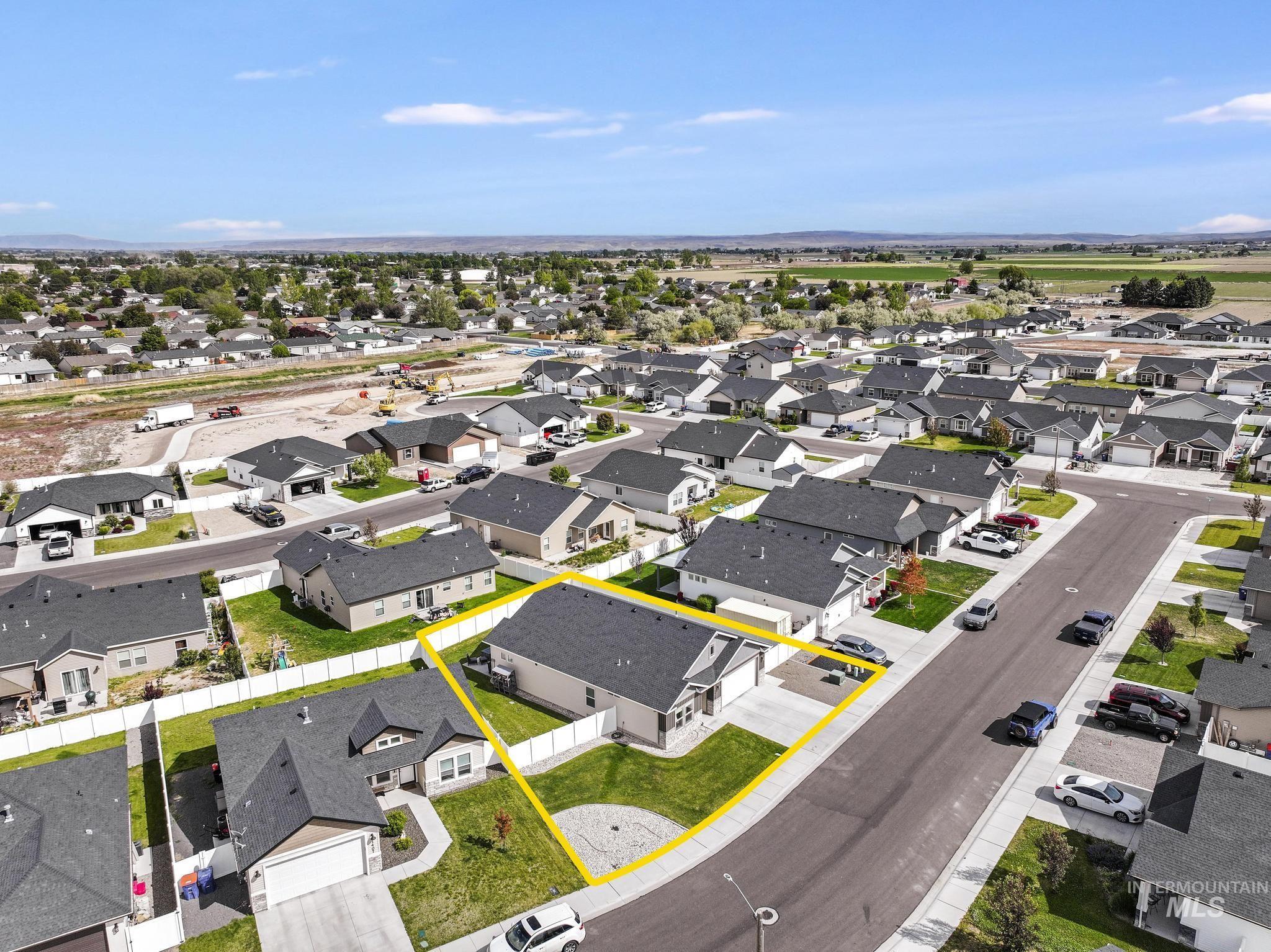 1419 Blue Grouse Way, Twin Falls, Idaho 83301-5978, 3 Bedrooms, 2 Bathrooms, Residential For Sale, Price $415,000, 98987670