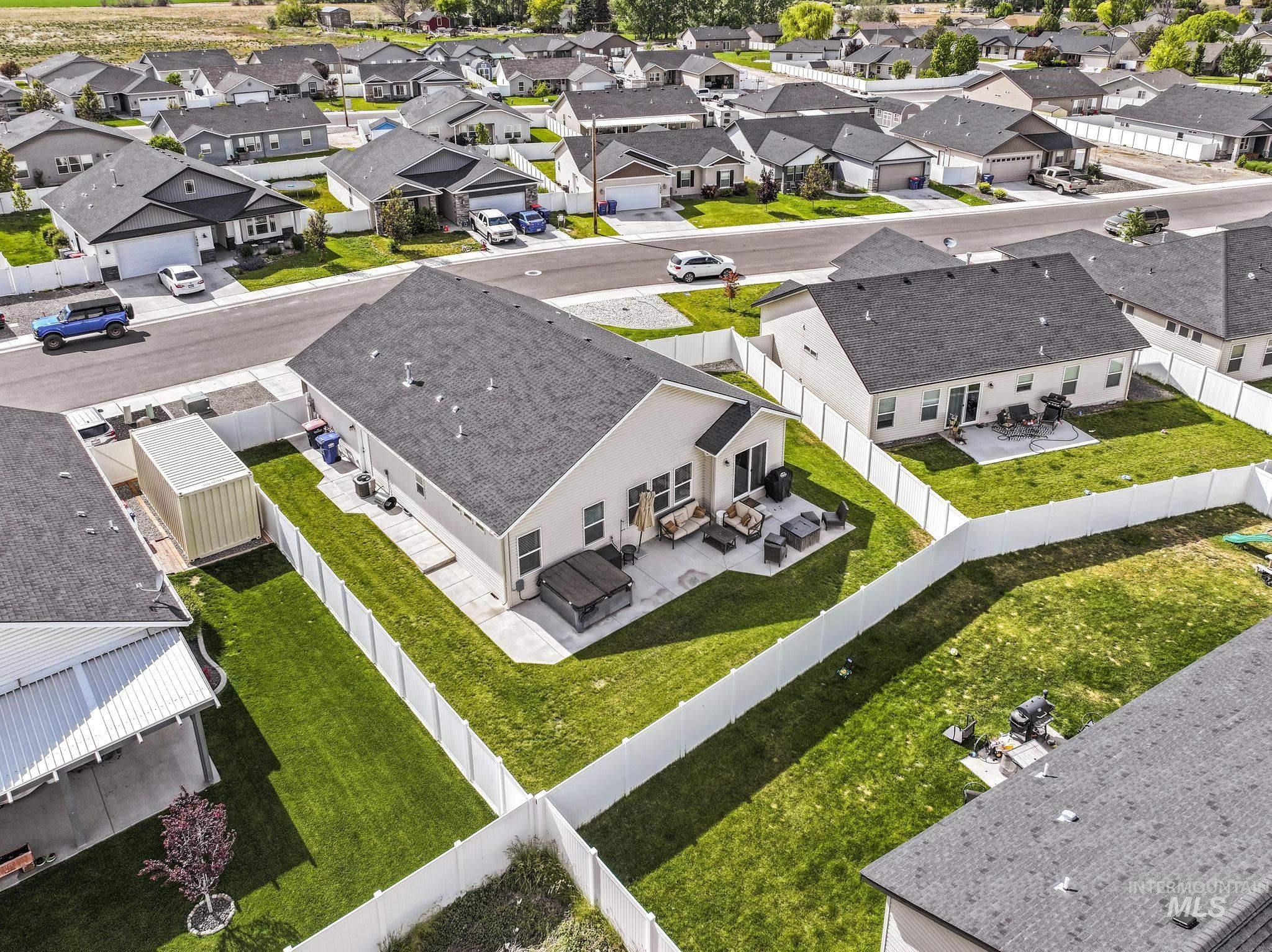 1419 Blue Grouse Way, Twin Falls, Idaho 83301-5978, 3 Bedrooms, 2 Bathrooms, Residential For Sale, Price $415,000, 98987670