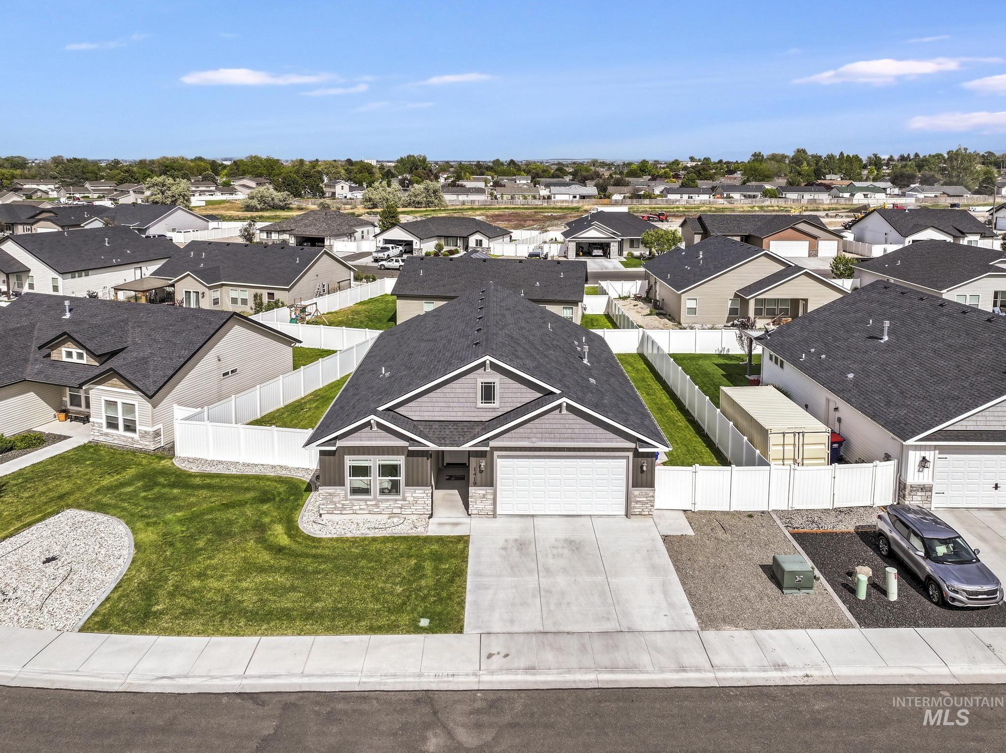 1419 Blue Grouse Way, Twin Falls, Idaho 83301-5978, 3 Bedrooms, 2 Bathrooms, Residential For Sale, Price $415,000, 98987670