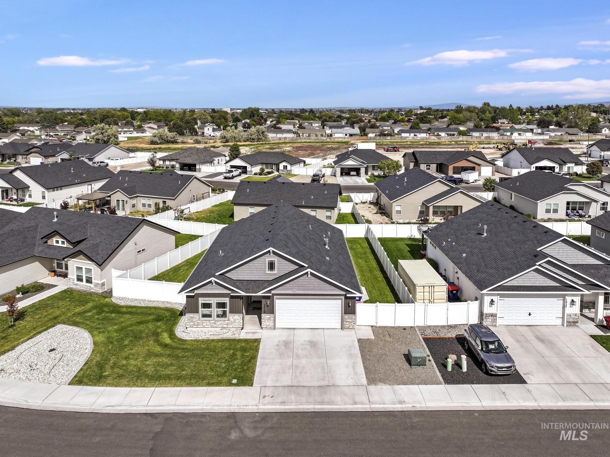 1419 Blue Grouse Way, Twin Falls, Idaho 83301-5978, 3 Bedrooms, 2 Bathrooms, Residential For Sale, Price $415,000, 98987670