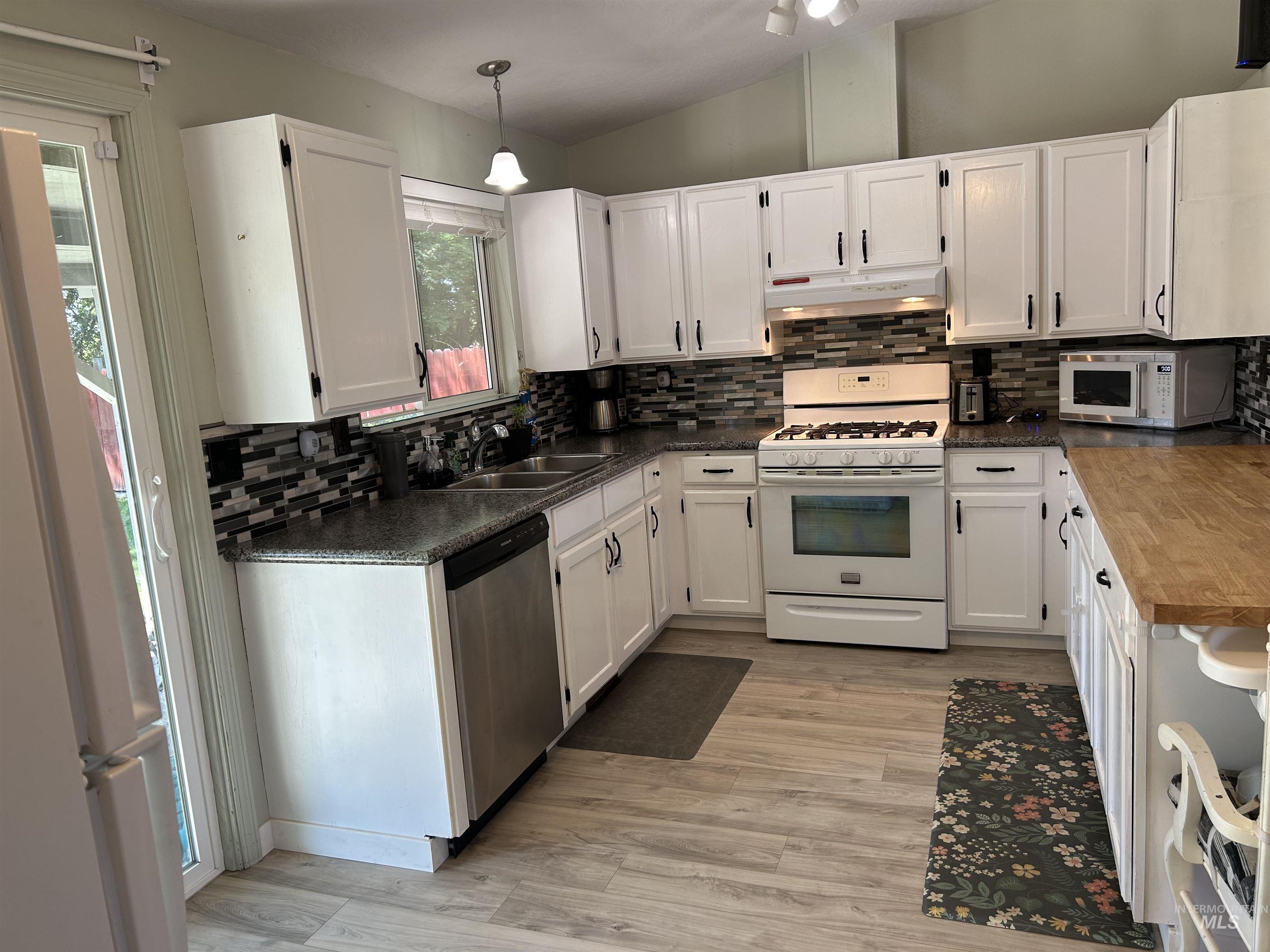 2323 Sugar Cane Dr, Nampa, Idaho 83687, 2 Bedrooms, 1 Bathroom, Residential For Sale, Price $323,000, 98987673