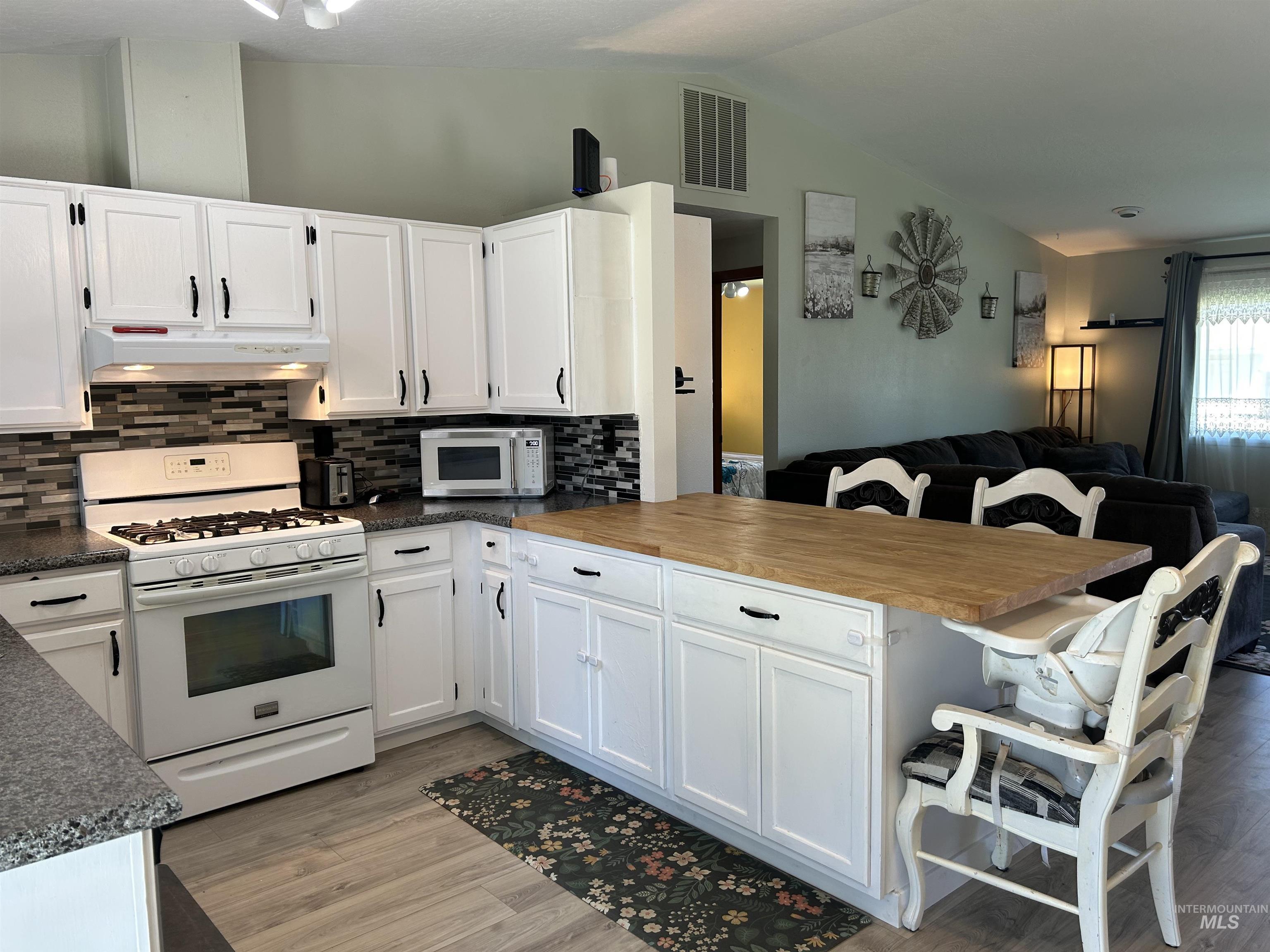 2323 Sugar Cane Dr, Nampa, Idaho 83687, 2 Bedrooms, 1 Bathroom, Residential For Sale, Price $323,000, 98987673