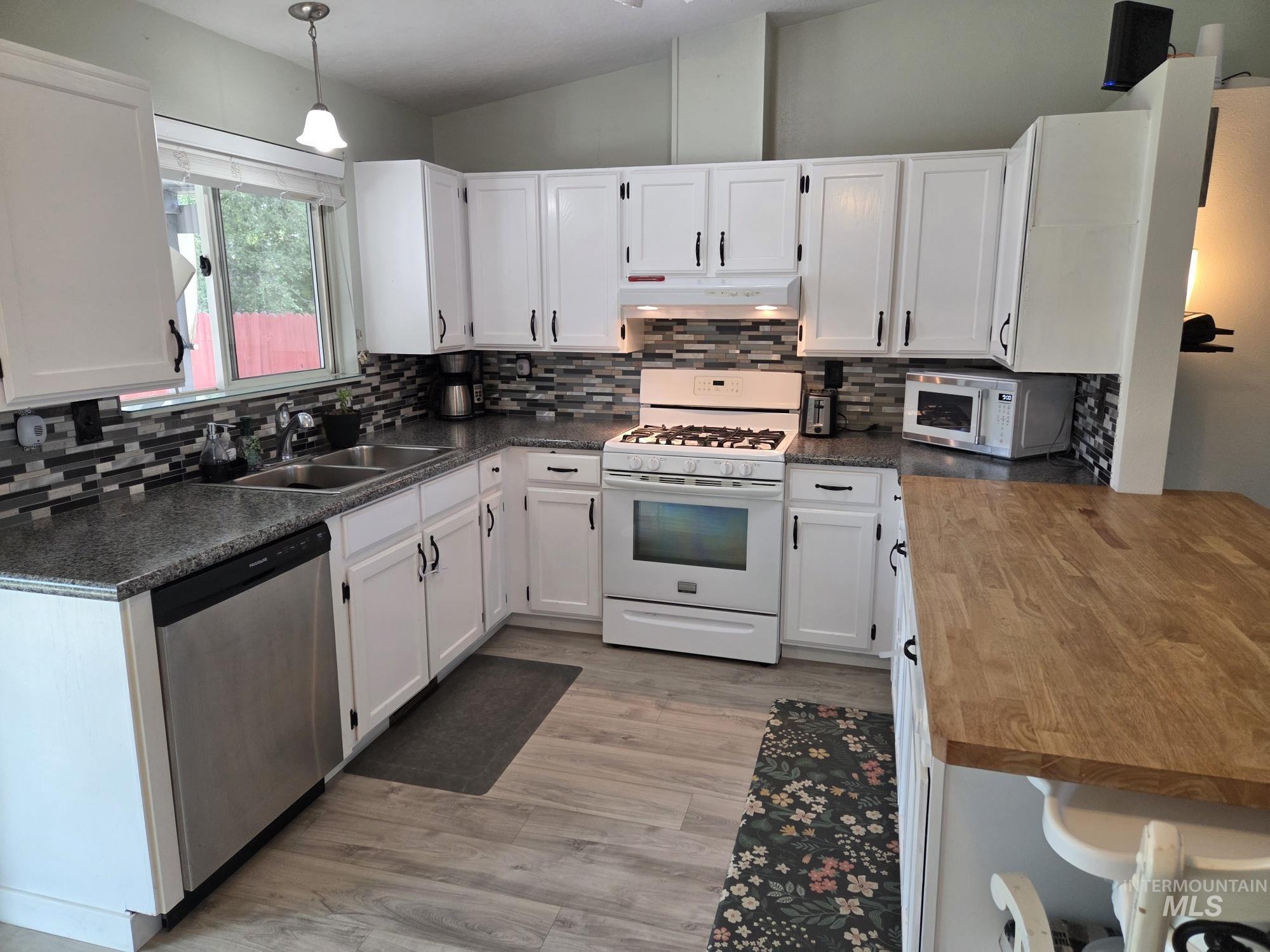 2323 Sugar Cane Dr, Nampa, Idaho 83687, 2 Bedrooms, 1 Bathroom, Residential For Sale, Price $323,000, 98987673