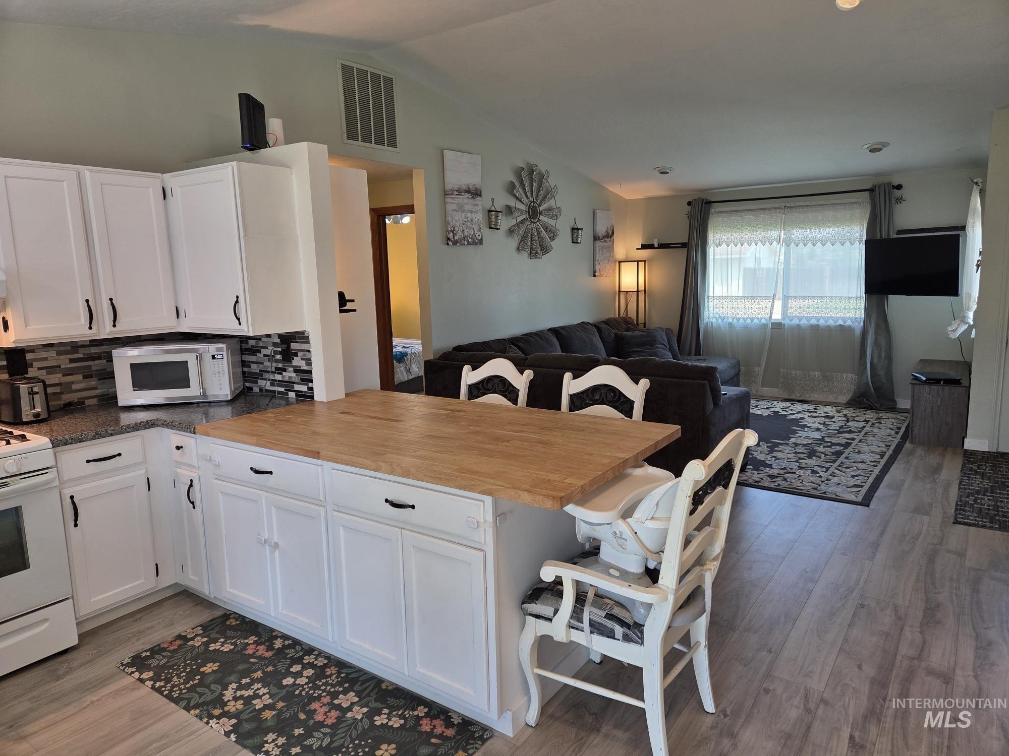 2323 Sugar Cane Dr, Nampa, Idaho 83687, 2 Bedrooms, 1 Bathroom, Residential For Sale, Price $323,000, 98987673