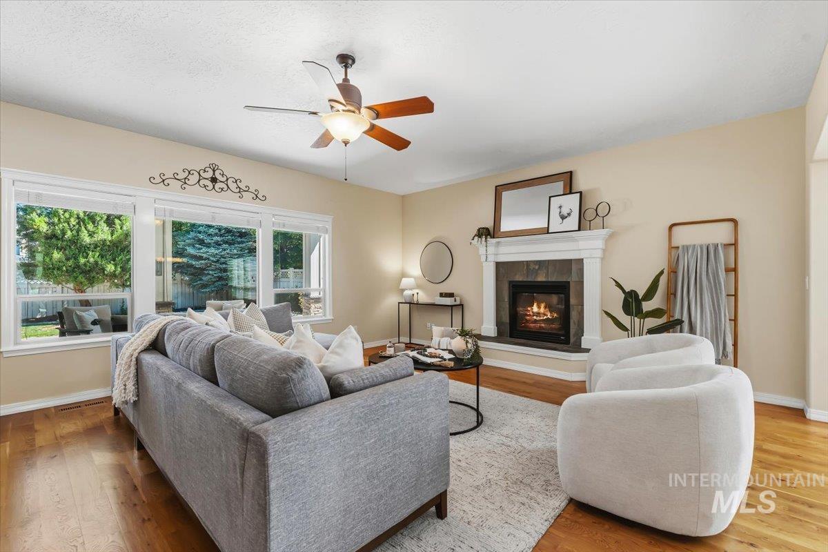 2998 E Shadowwolf Dr, Eagle, Idaho 83616, 5 Bedrooms, 2.5 Bathrooms, Residential For Sale, Price $719,900, 98987690