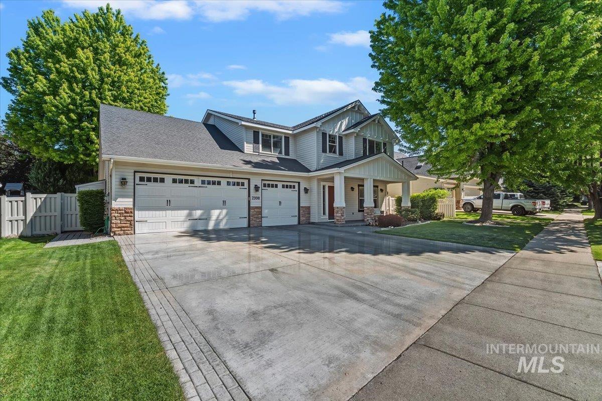 2998 E Shadowwolf Dr, Eagle, Idaho 83616, 5 Bedrooms, 2.5 Bathrooms, Residential For Sale, Price $719,900, 98987690