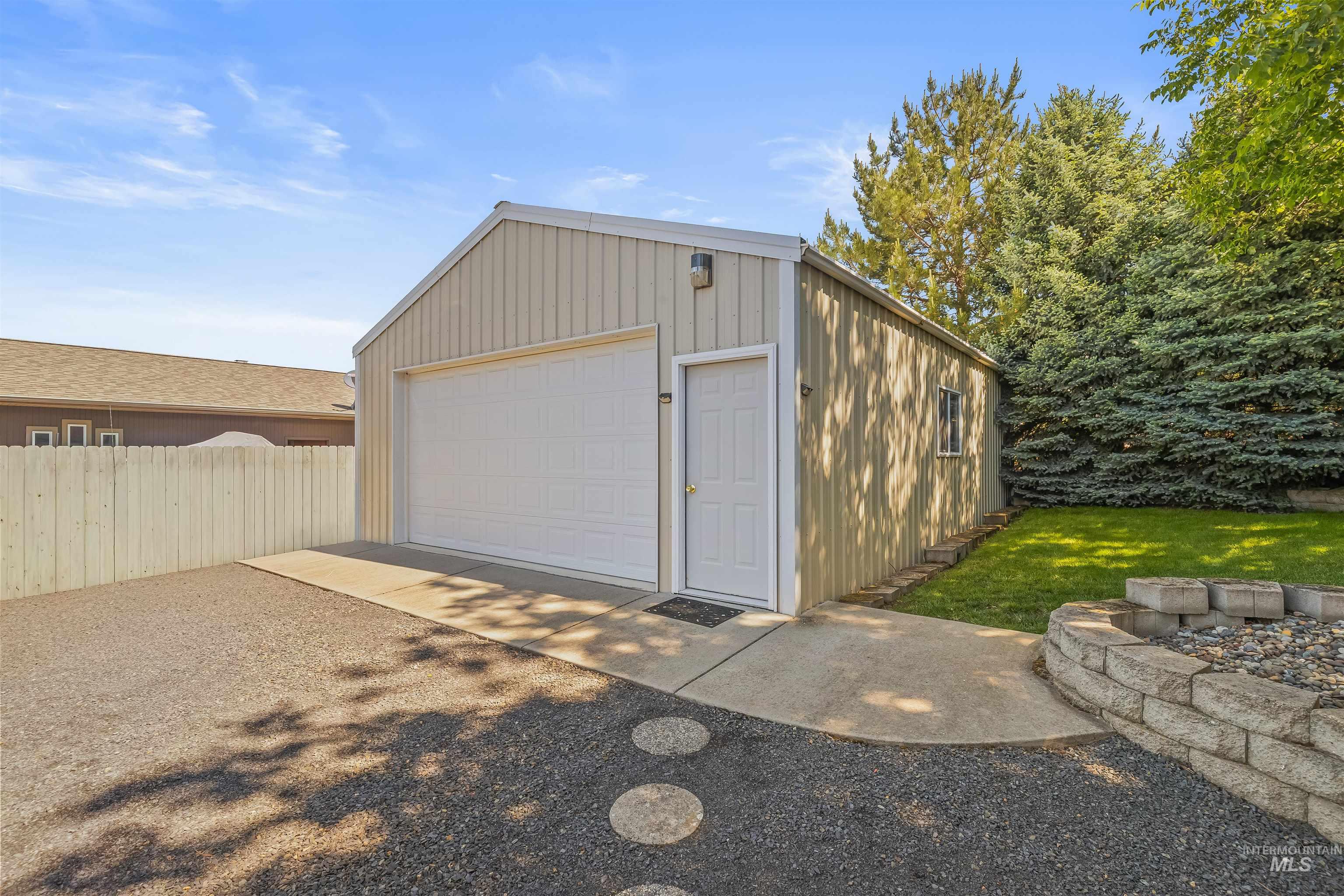3415 Selway Dr, Lewiston, Idaho 83501, 4 Bedrooms, 2 Bathrooms, Residential For Sale, Price $615,000, 98987691