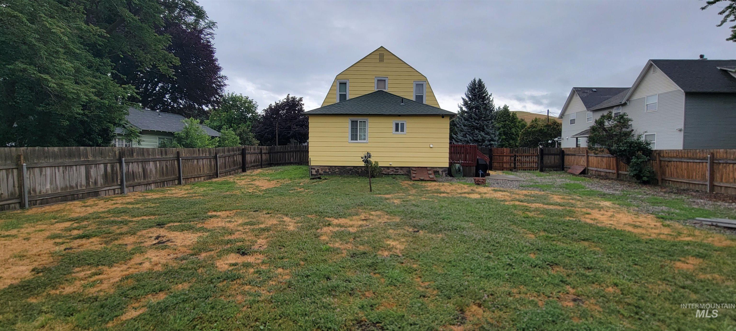 226 13th st, Pomeroy, Washington 99347, 6 Bedrooms, 1 Bathroom, Residential For Sale, Price $245,000, 98987713