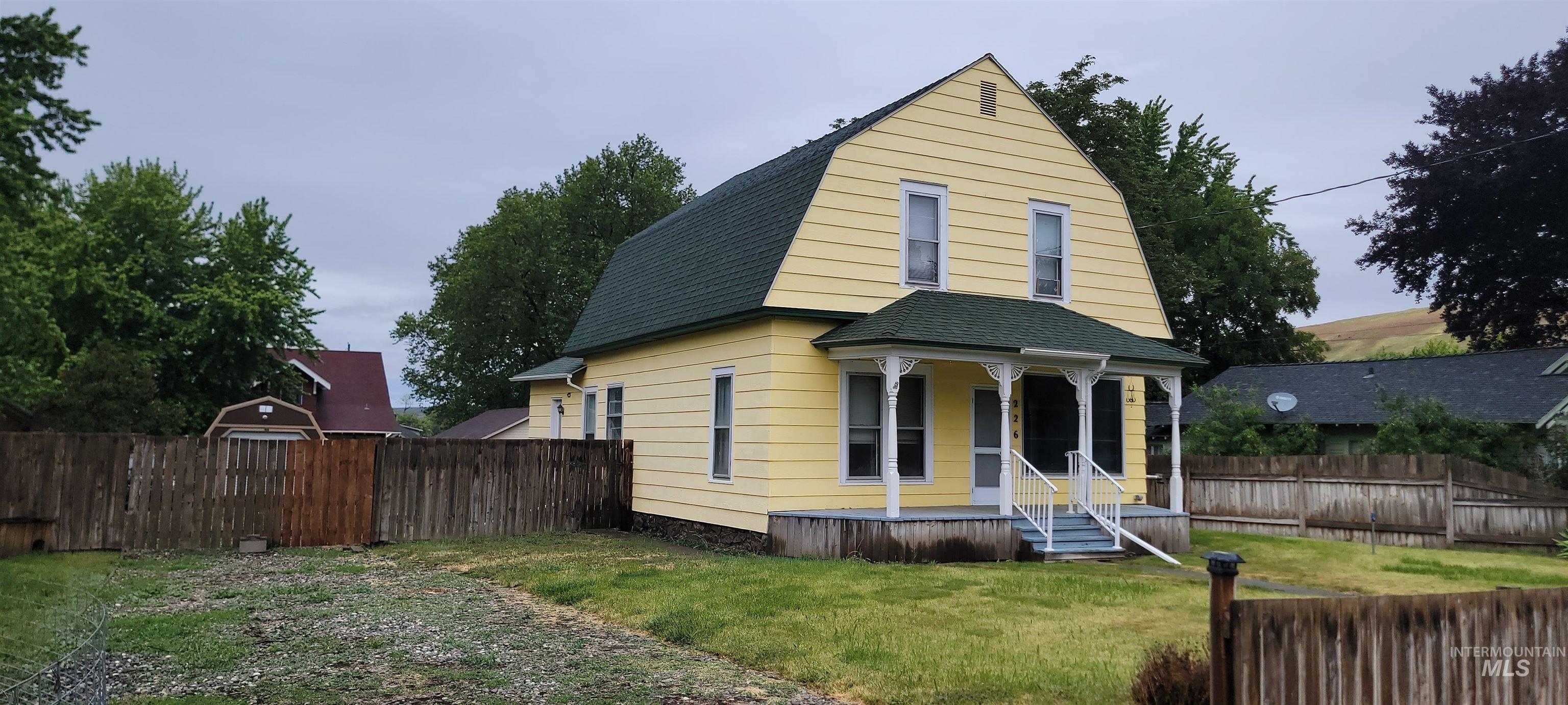 226 13th st, Pomeroy, Washington 99347, 6 Bedrooms, 1 Bathroom, Residential For Sale, Price $245,000, 98987713
