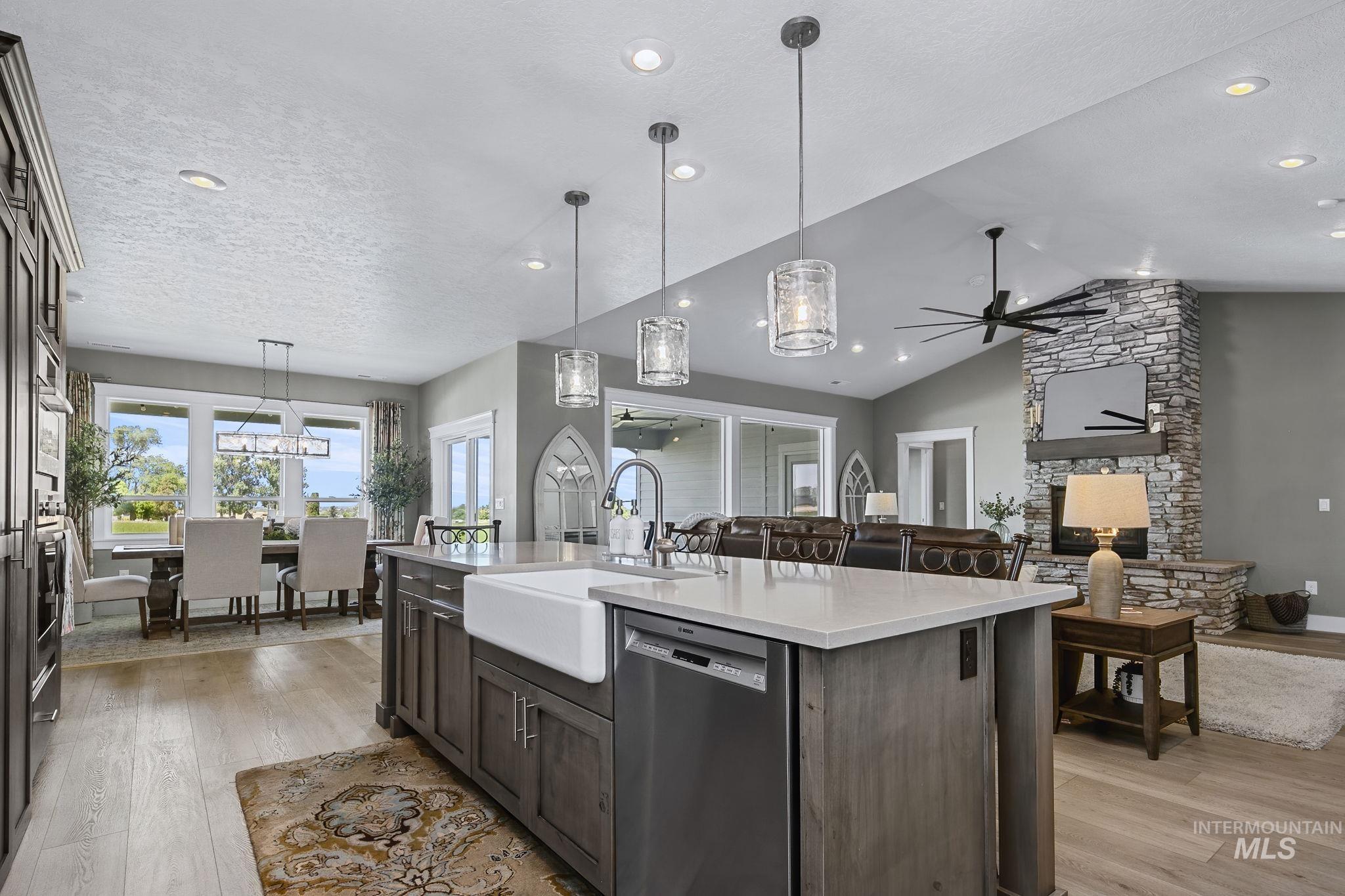 15752 Revana Pl., Caldwell, Idaho 83607, 3 Bedrooms, 2.5 Bathrooms, Residential For Sale, Price $789,900, 98987716