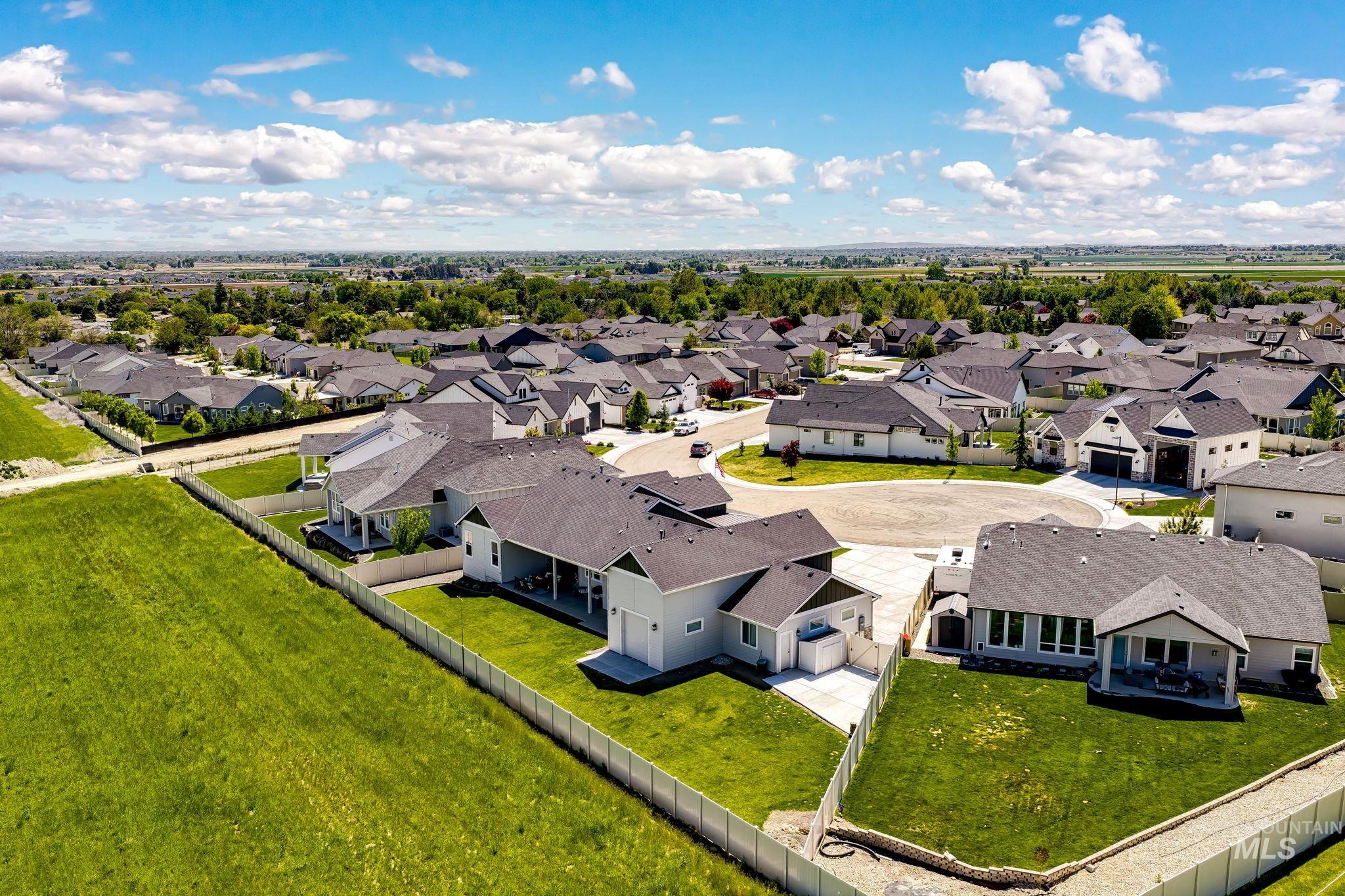 15752 Revana Pl., Caldwell, Idaho 83607, 3 Bedrooms, 2.5 Bathrooms, Residential For Sale, Price $789,900, 98987716