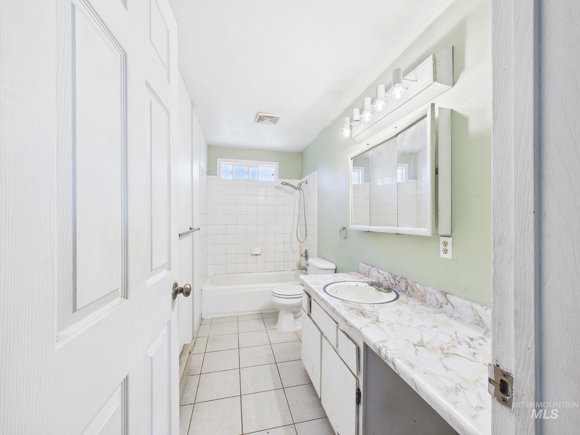 1527 N Plaza Road, Emmett, Idaho 83617, 3 Bedrooms, 1 Bathroom, Residential For Sale, Price $345,000, 98987720