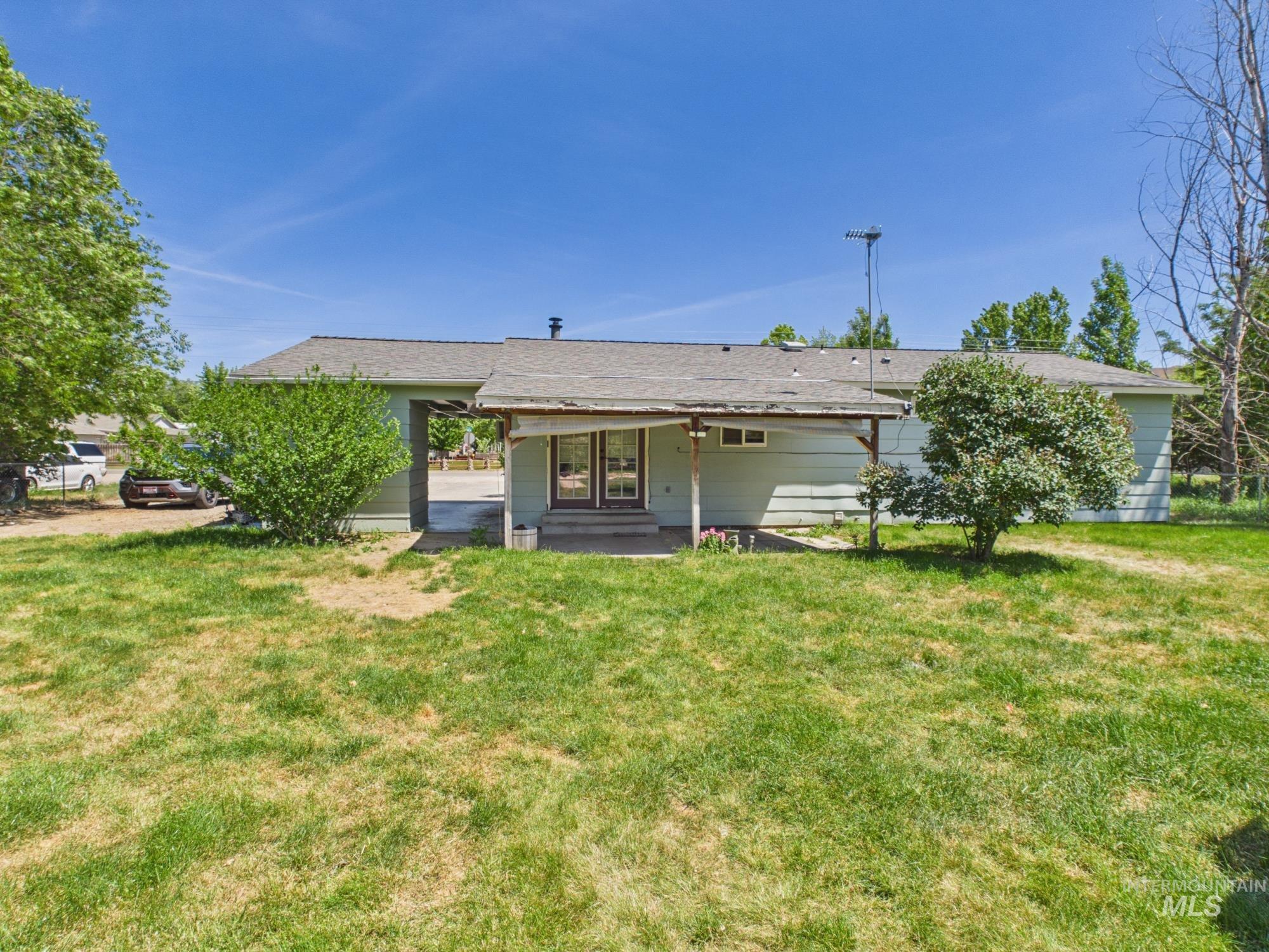 1527 N Plaza Road, Emmett, Idaho 83617, 3 Bedrooms, 1 Bathroom, Residential For Sale, Price $345,000, 98987720