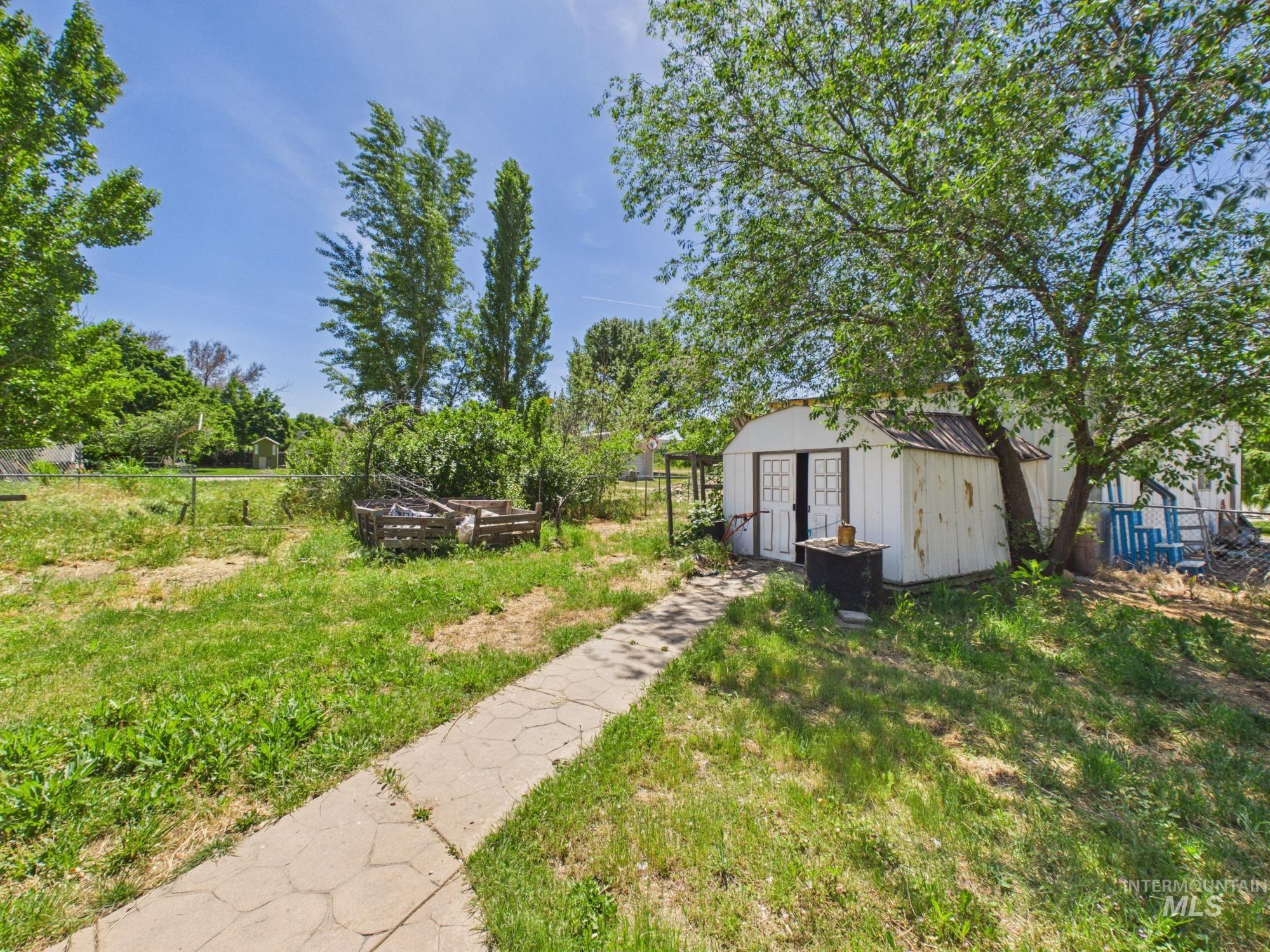 1527 N Plaza Road, Emmett, Idaho 83617, 3 Bedrooms, 1 Bathroom, Residential For Sale, Price $345,000, 98987720