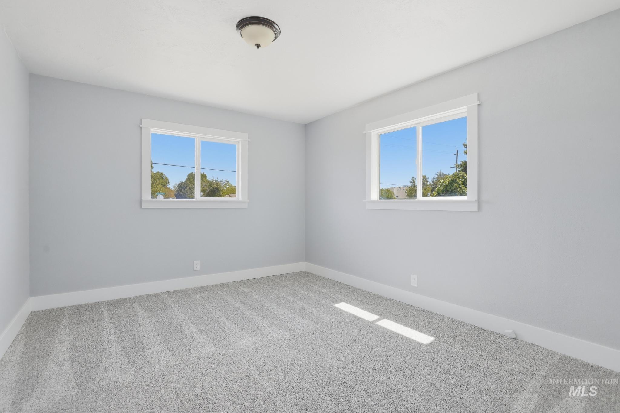 911 Eastland Dr, Twin Falls, Idaho 83301, 5 Bedrooms, 2 Bathrooms, Residential For Sale, Price $325,000, 98987723