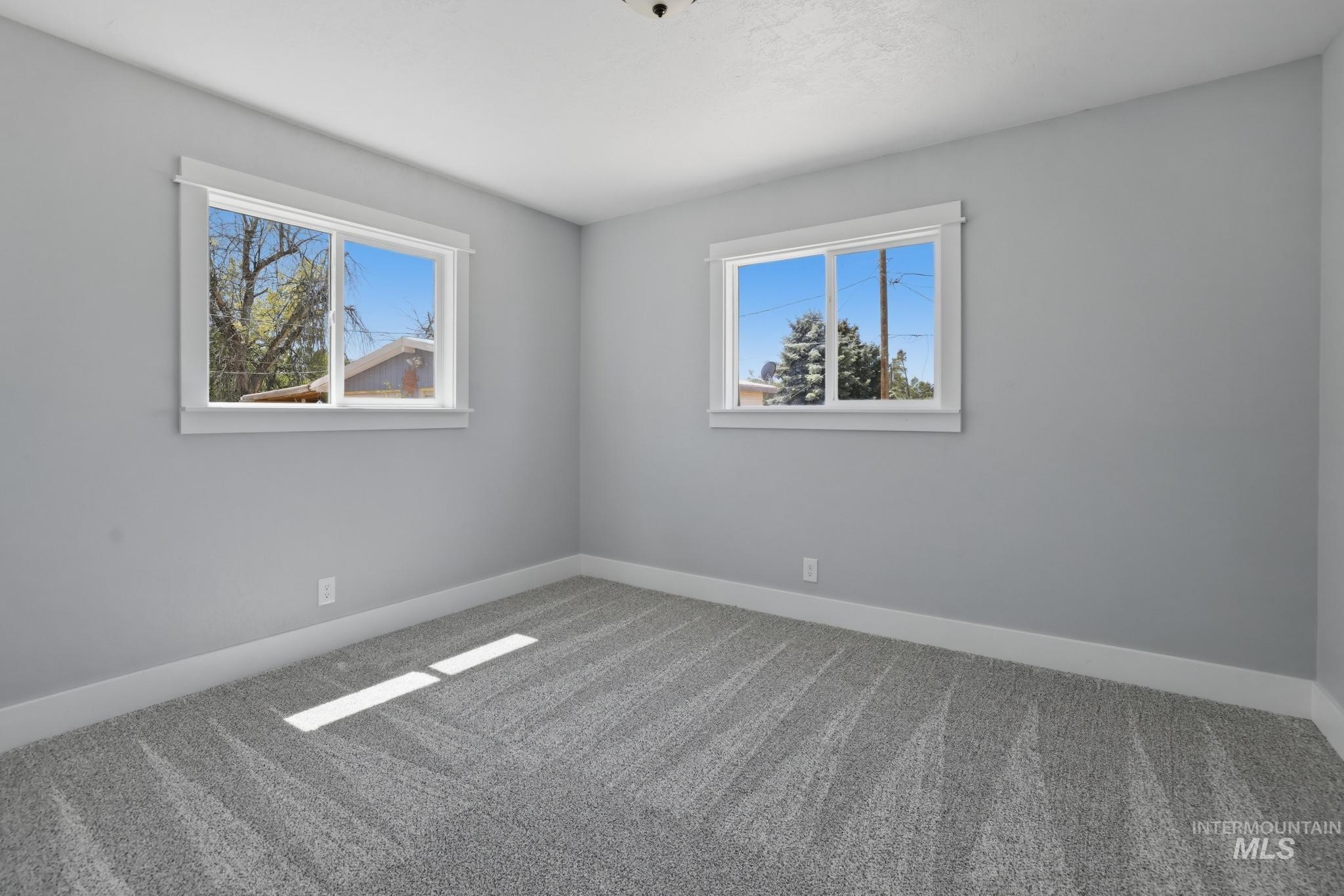 911 Eastland Dr, Twin Falls, Idaho 83301, 5 Bedrooms, 2 Bathrooms, Residential For Sale, Price $325,000, 98987723