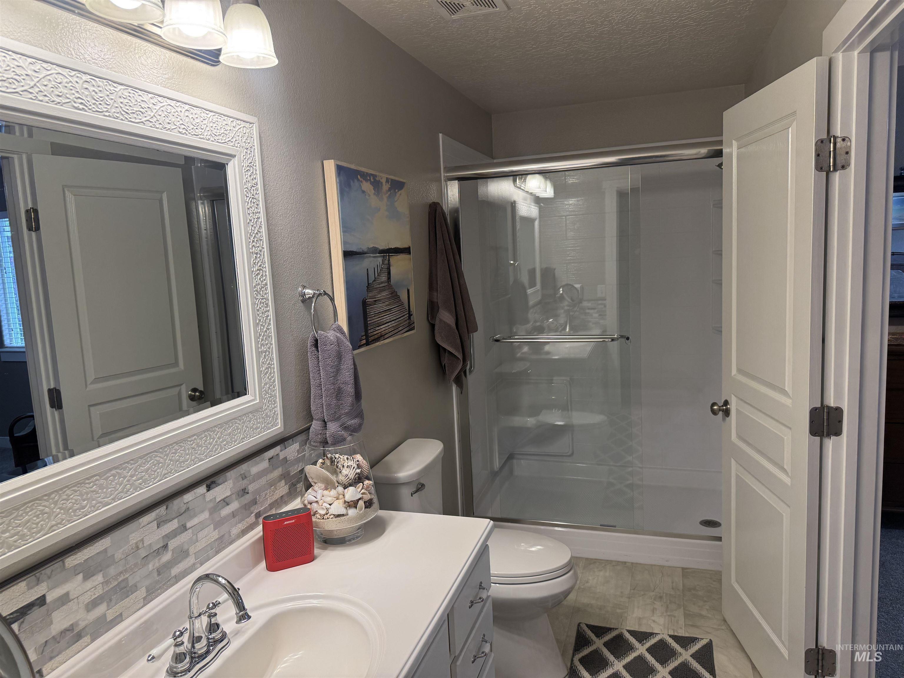 3939 W Hearst Dr, Meridian, Idaho 83642, 3 Bedrooms, 2 Bathrooms, Residential For Sale, Price $444,000, 98987725