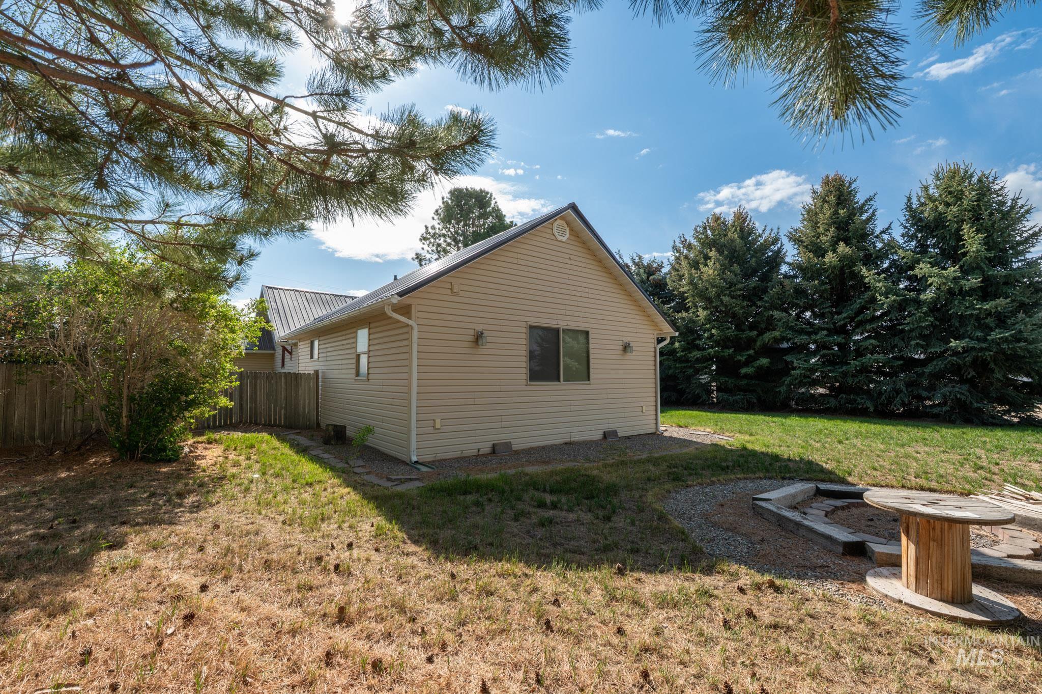 1181 Valley Rd, Eden, Idaho 83325, 4 Bedrooms, 2 Bathrooms, Residential For Sale, Price $330,000, 98987726