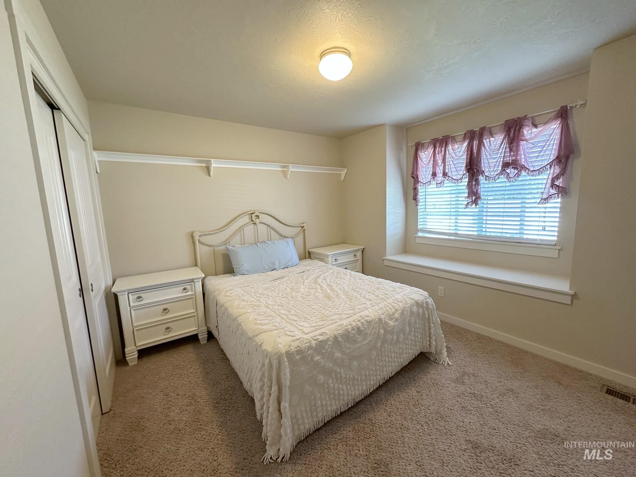1340 Jakes Drive, Ontario, Oregon 97914, 3 Bedrooms, 2 Bathrooms, Residential For Sale, Price $349,900, 98987735